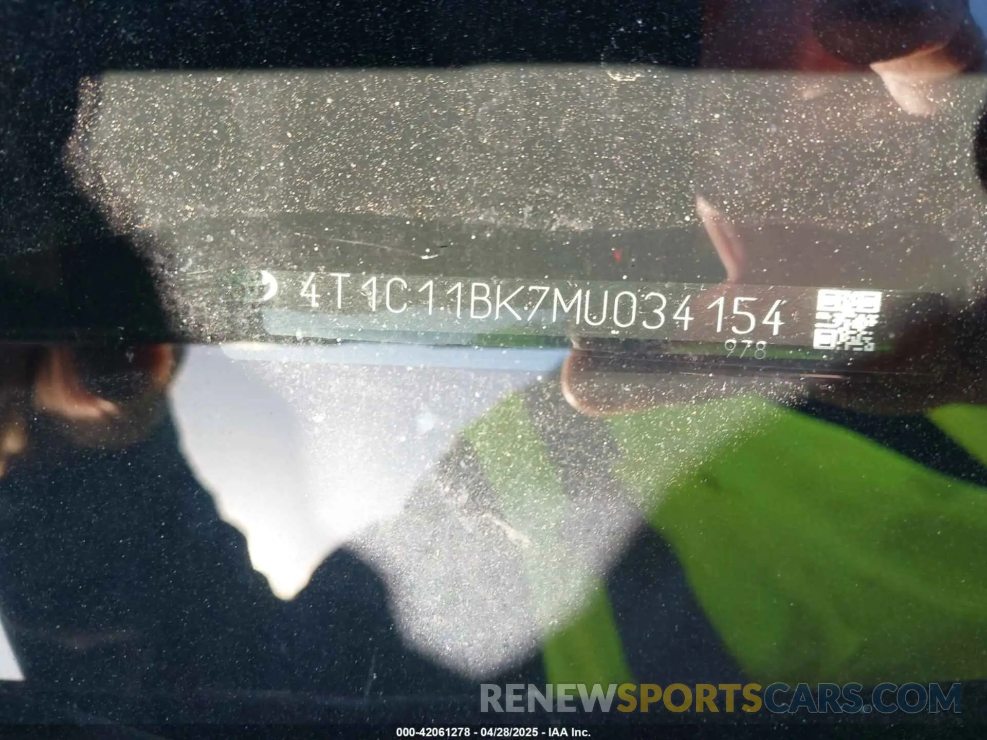19 Photograph of a damaged car 4T1C11BK7MU034154 TOYOTA CAMRY 2021