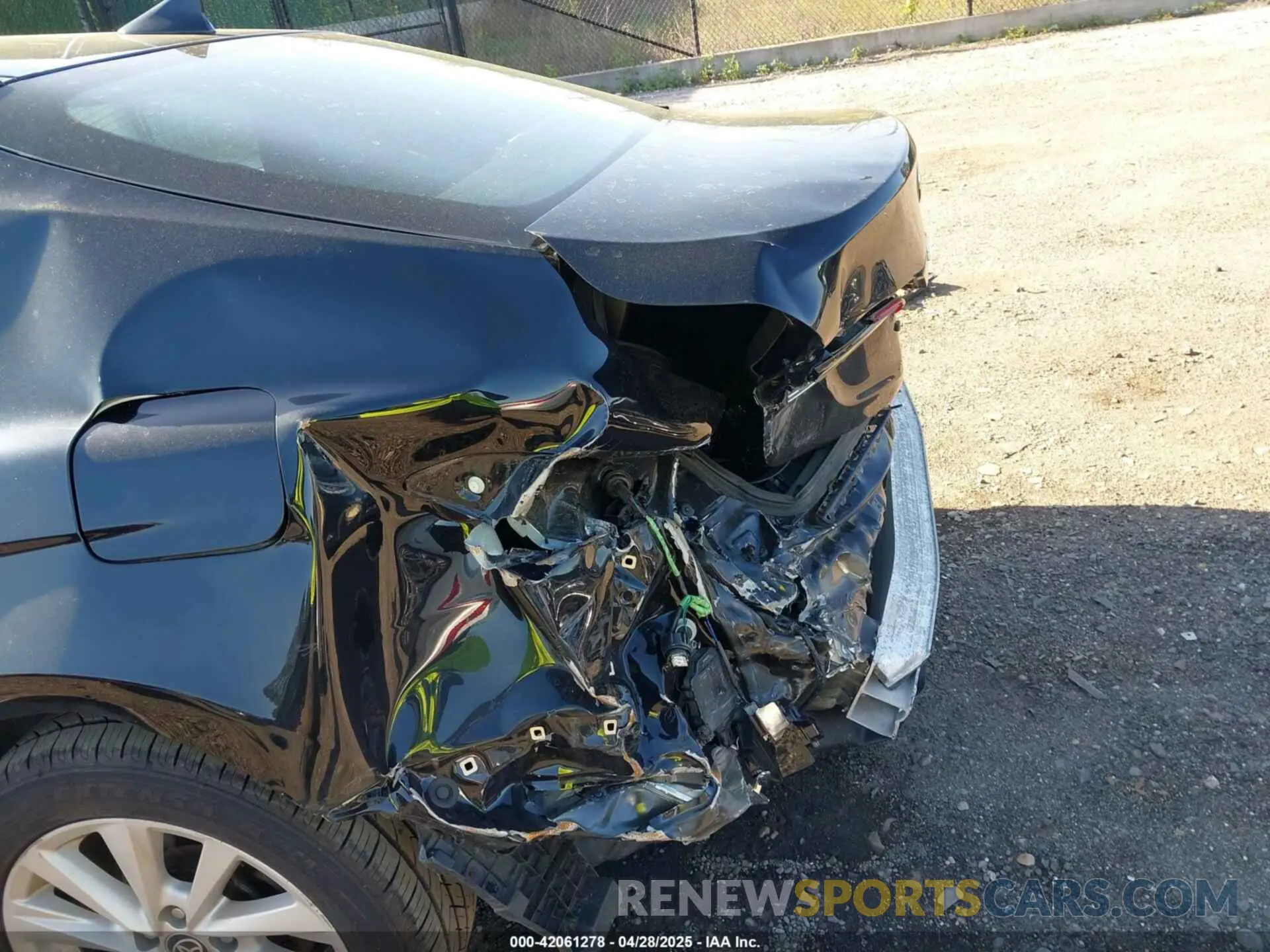 21 Photograph of a damaged car 4T1C11BK7MU034154 TOYOTA CAMRY 2021