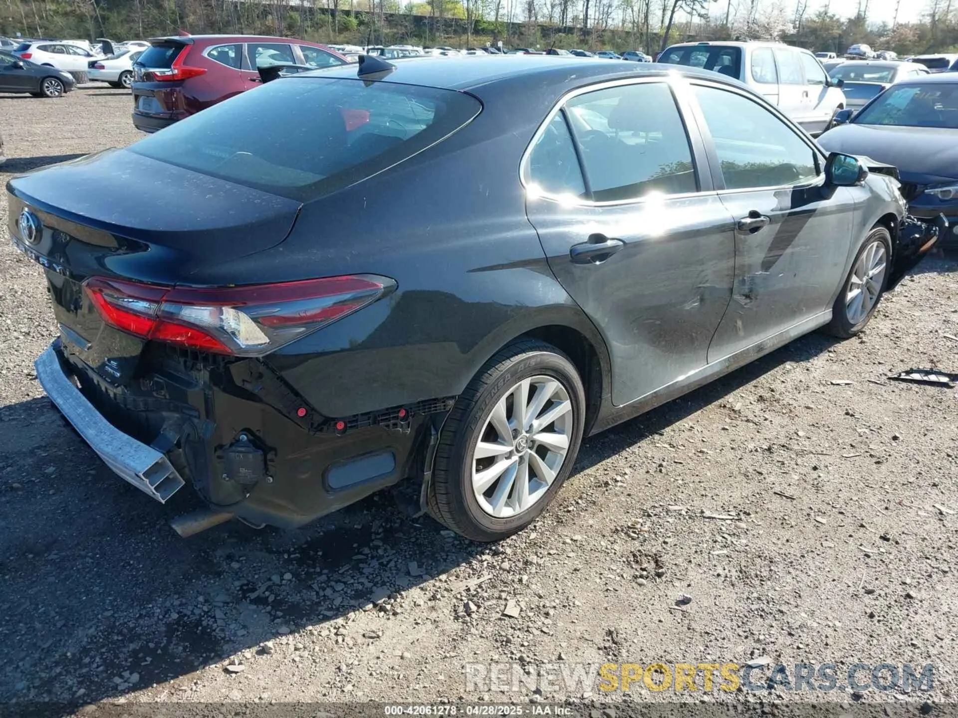 4 Photograph of a damaged car 4T1C11BK7MU034154 TOYOTA CAMRY 2021