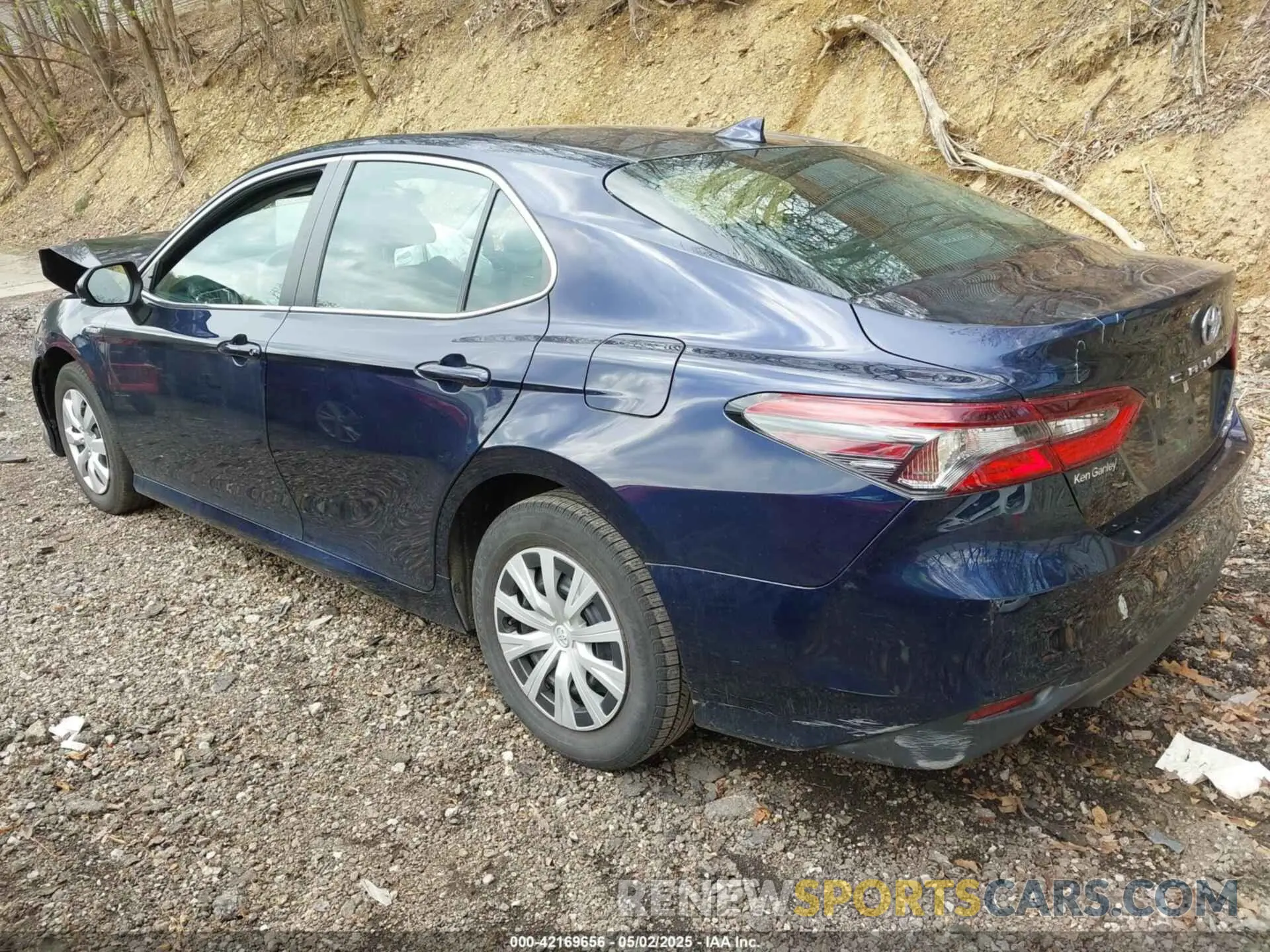 3 Photograph of a damaged car 4T1C31AK0MU031298 TOYOTA CAMRY 2021