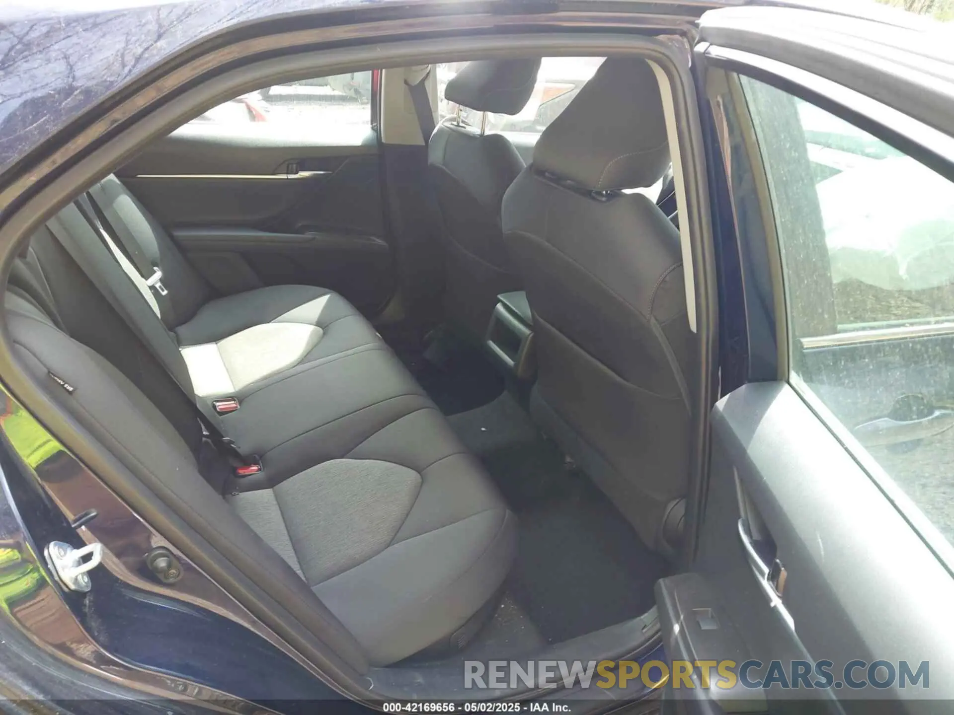 8 Photograph of a damaged car 4T1C31AK0MU031298 TOYOTA CAMRY 2021