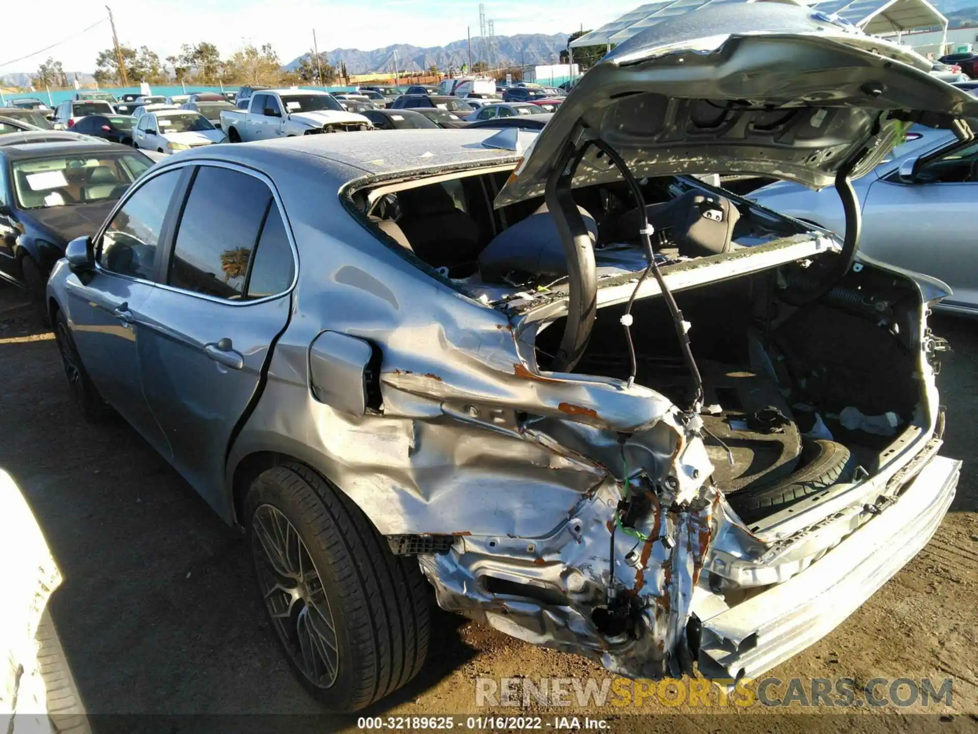 3 Photograph of a damaged car 4T1C31AK0MU556555 TOYOTA CAMRY 2021