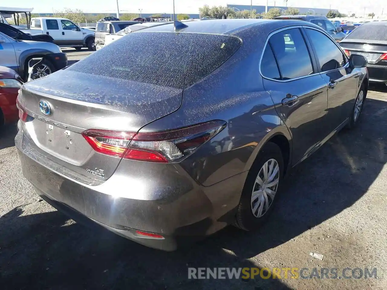 4 Photograph of a damaged car 4T1C31AK0MU565269 TOYOTA CAMRY 2021