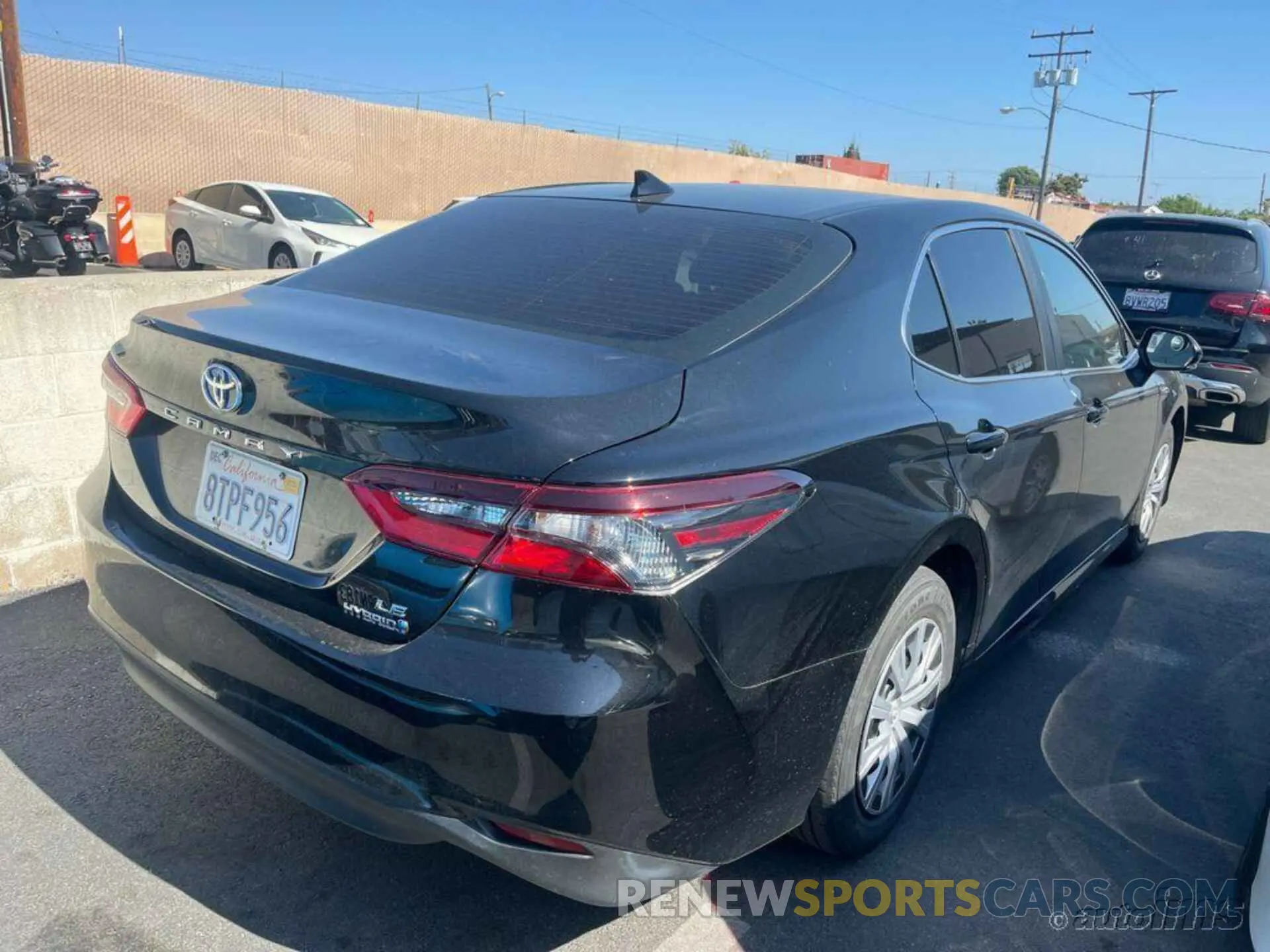 1 Photograph of a damaged car 4T1C31AK1MU551719 TOYOTA CAMRY 2021