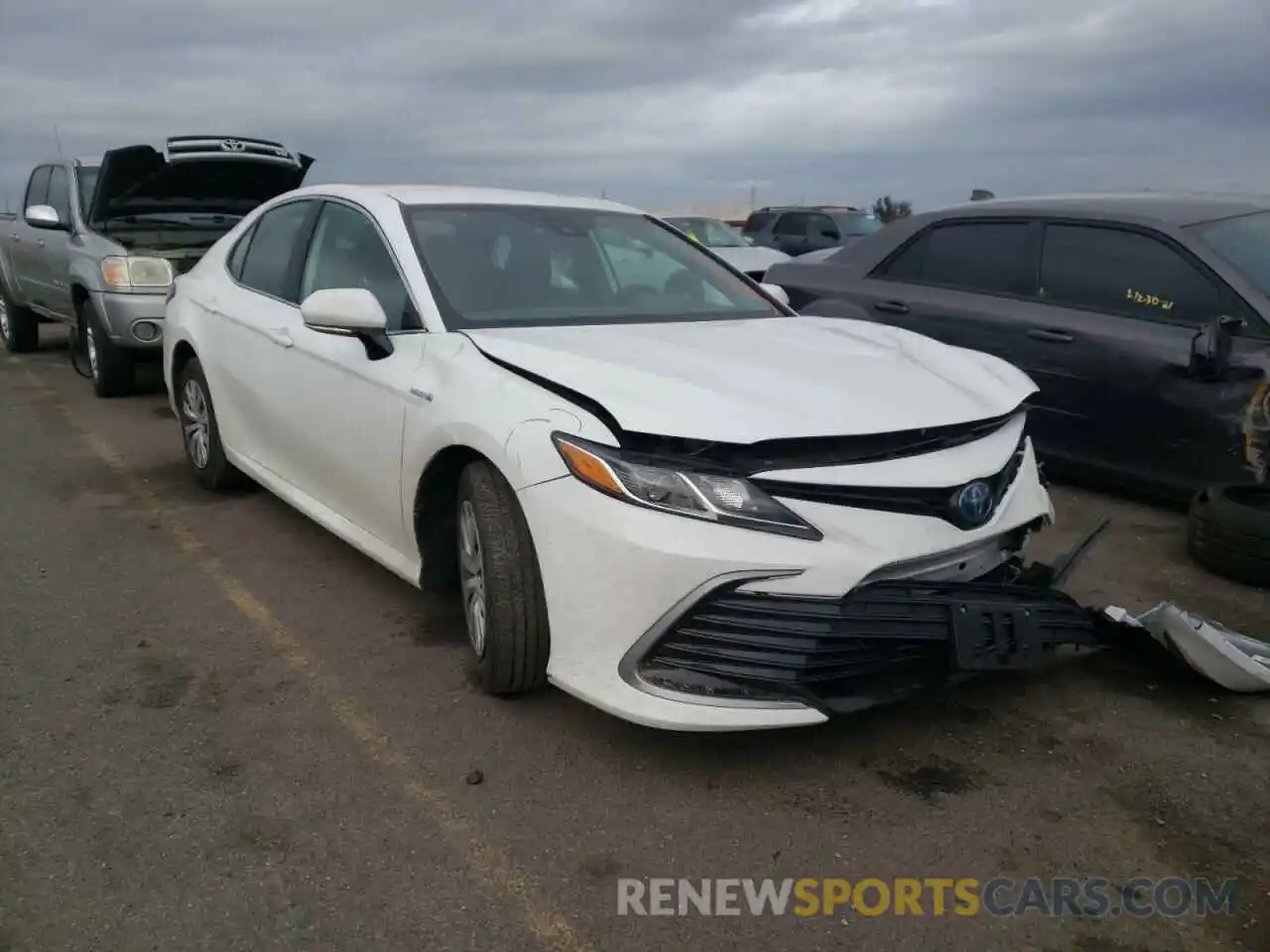 1 Photograph of a damaged car 4T1C31AK1MU557374 TOYOTA CAMRY 2021