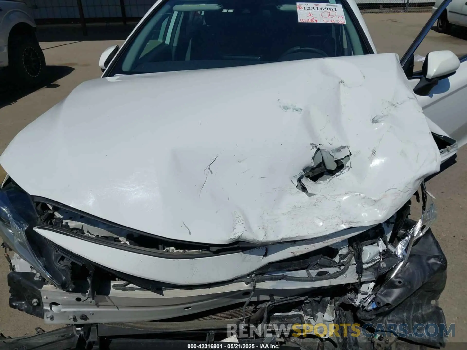 10 Photograph of a damaged car 4T1C31AK2MU024255 TOYOTA CAMRY 2021