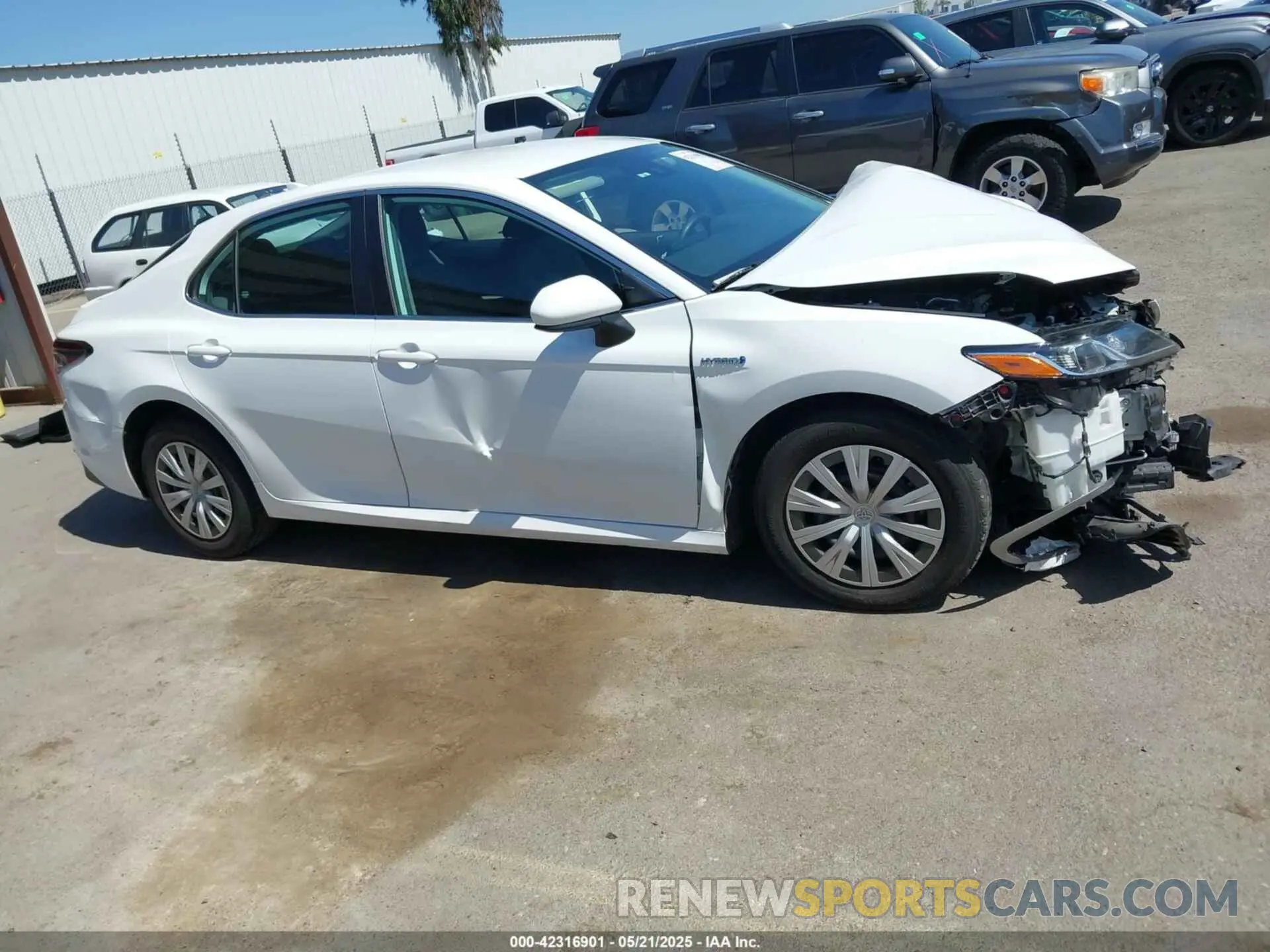 14 Photograph of a damaged car 4T1C31AK2MU024255 TOYOTA CAMRY 2021