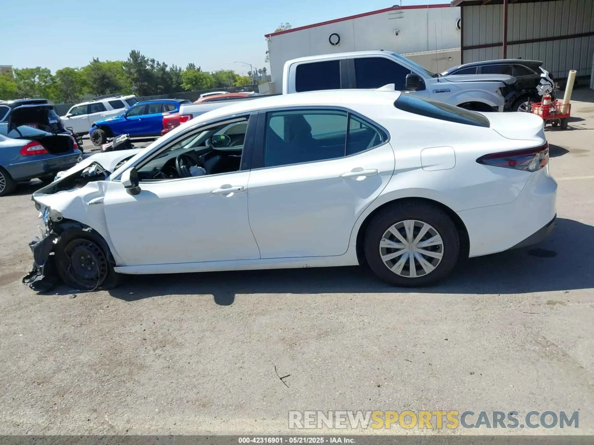 15 Photograph of a damaged car 4T1C31AK2MU024255 TOYOTA CAMRY 2021