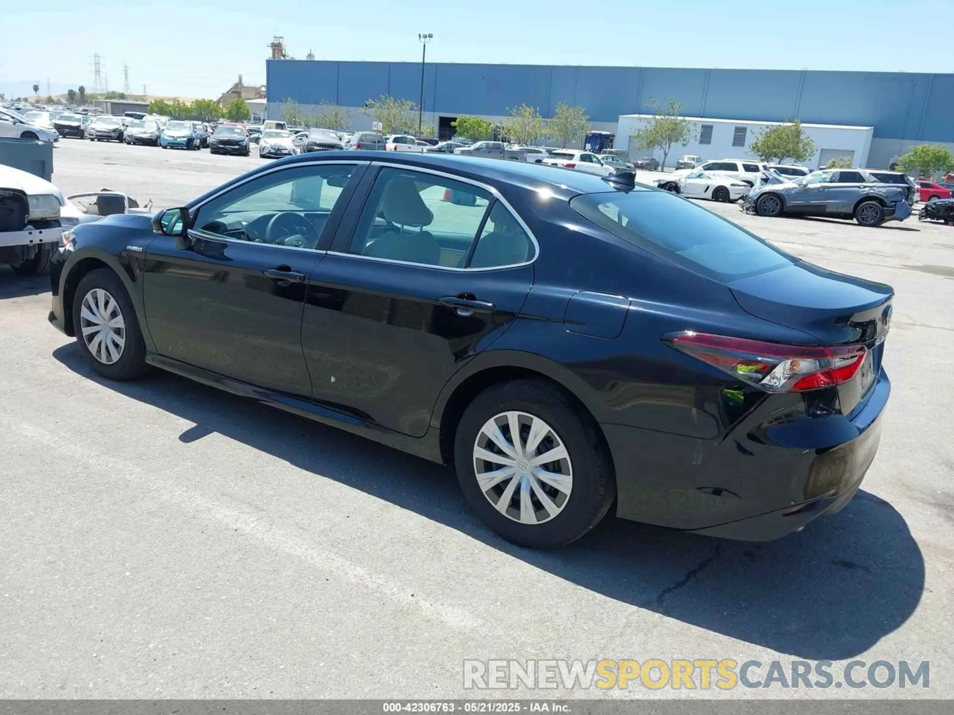 3 Photograph of a damaged car 4T1C31AK2MU561188 TOYOTA CAMRY 2021