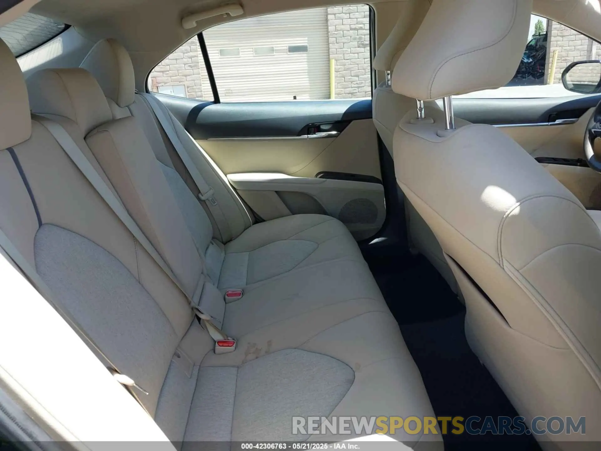 8 Photograph of a damaged car 4T1C31AK2MU561188 TOYOTA CAMRY 2021