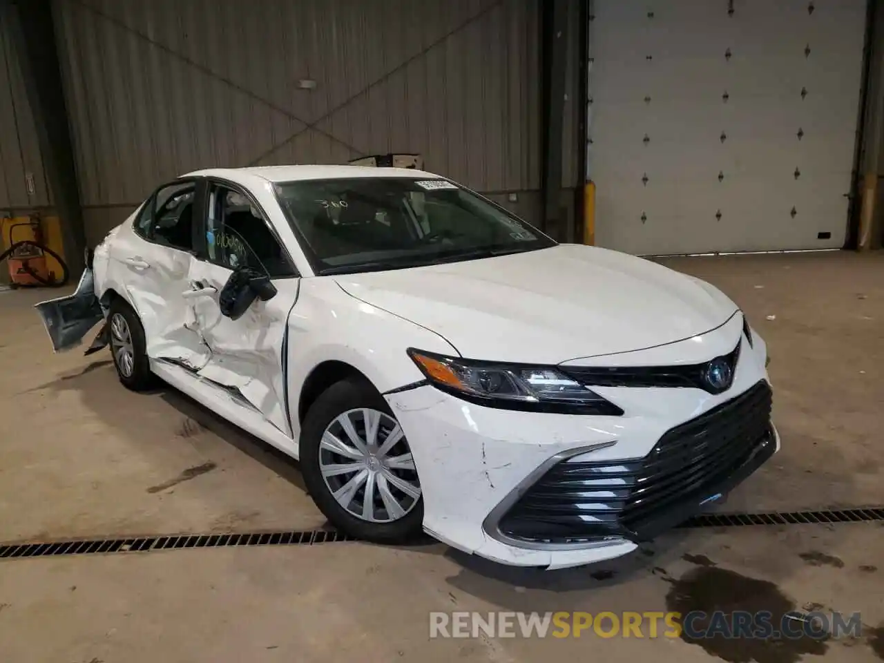 1 Photograph of a damaged car 4T1C31AK3MU022174 TOYOTA CAMRY 2021