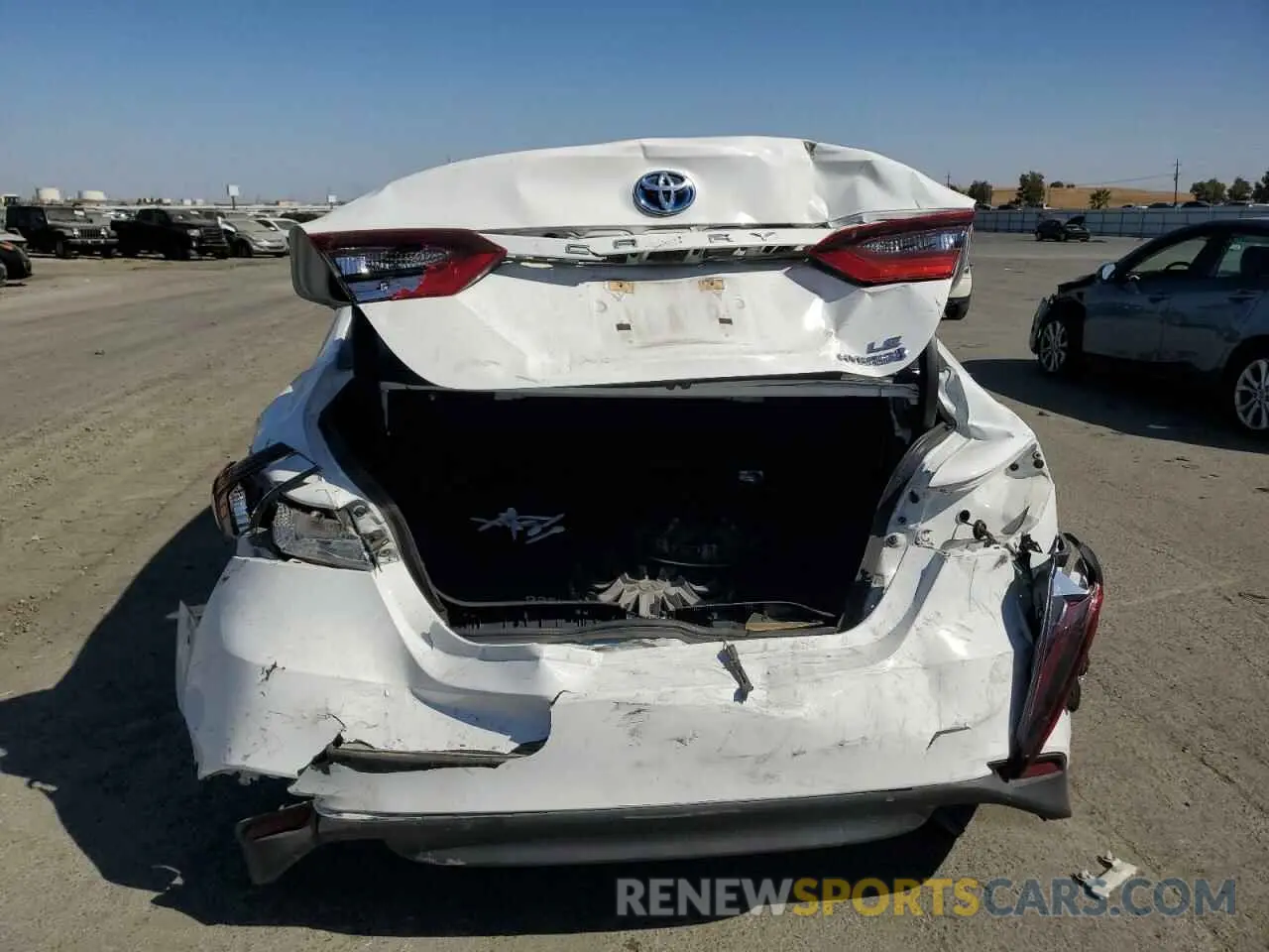 6 Photograph of a damaged car 4T1C31AK3MU562589 TOYOTA CAMRY 2021