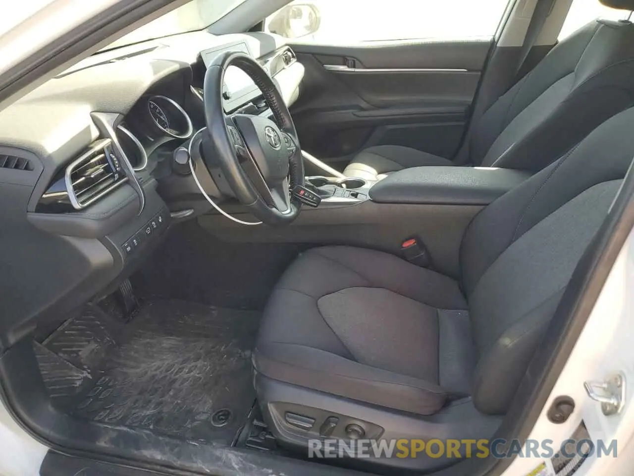 7 Photograph of a damaged car 4T1C31AK3MU562589 TOYOTA CAMRY 2021
