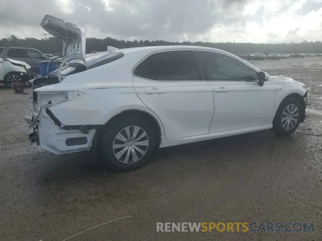 3 Photograph of a damaged car 4T1C31AK3MU562981 TOYOTA CAMRY 2021