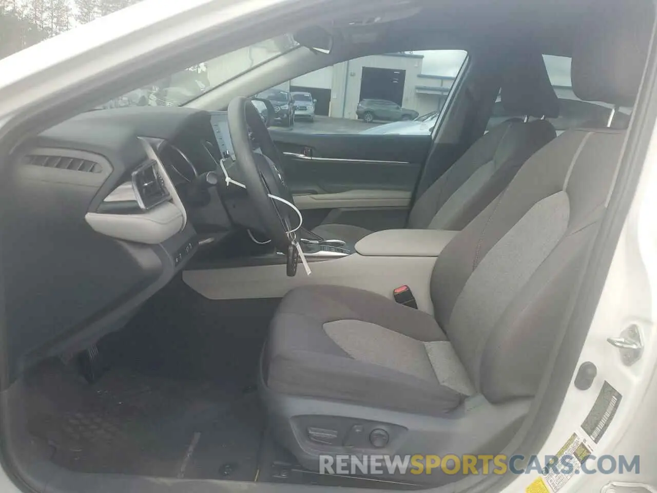 7 Photograph of a damaged car 4T1C31AK3MU562981 TOYOTA CAMRY 2021