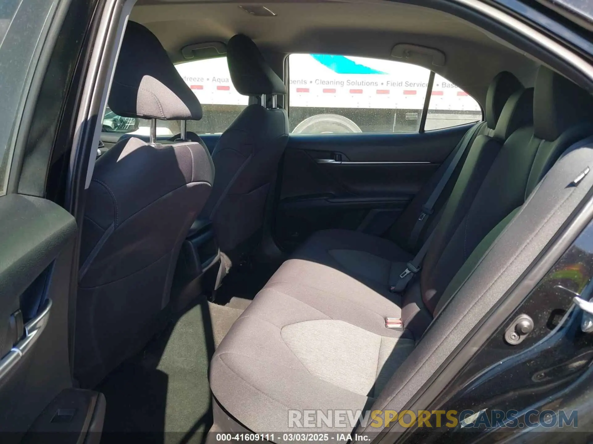 8 Photograph of a damaged car 4T1C31AK4MU553612 TOYOTA CAMRY 2021