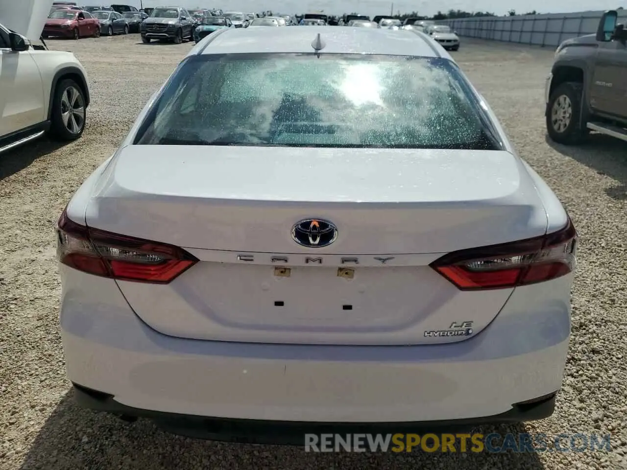 6 Photograph of a damaged car 4T1C31AK4MU558552 TOYOTA CAMRY 2021