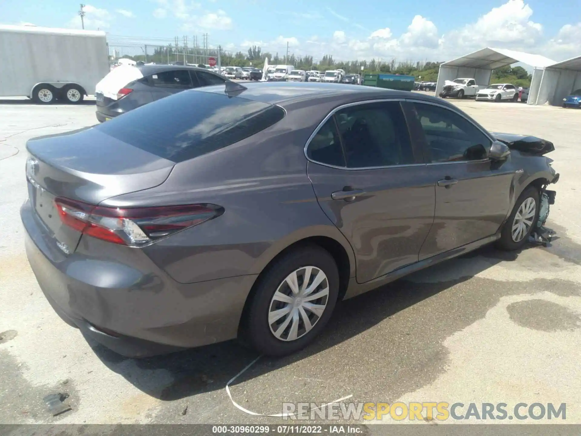 4 Photograph of a damaged car 4T1C31AK4MU561645 TOYOTA CAMRY 2021