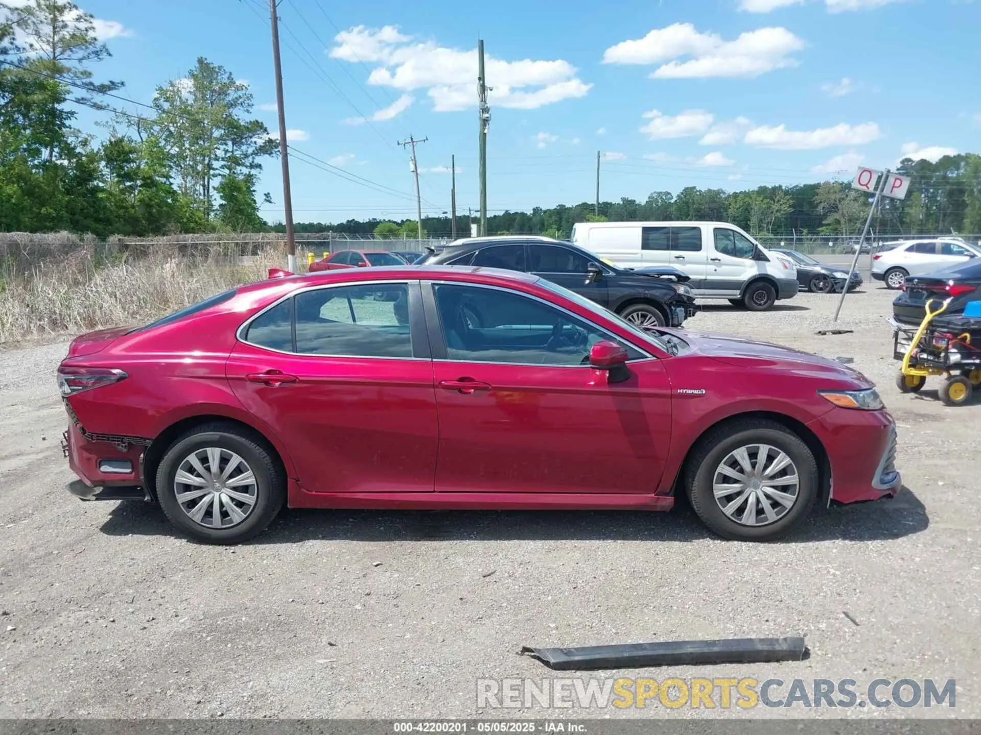 13 Photograph of a damaged car 4T1C31AK5MU030115 TOYOTA CAMRY 2021