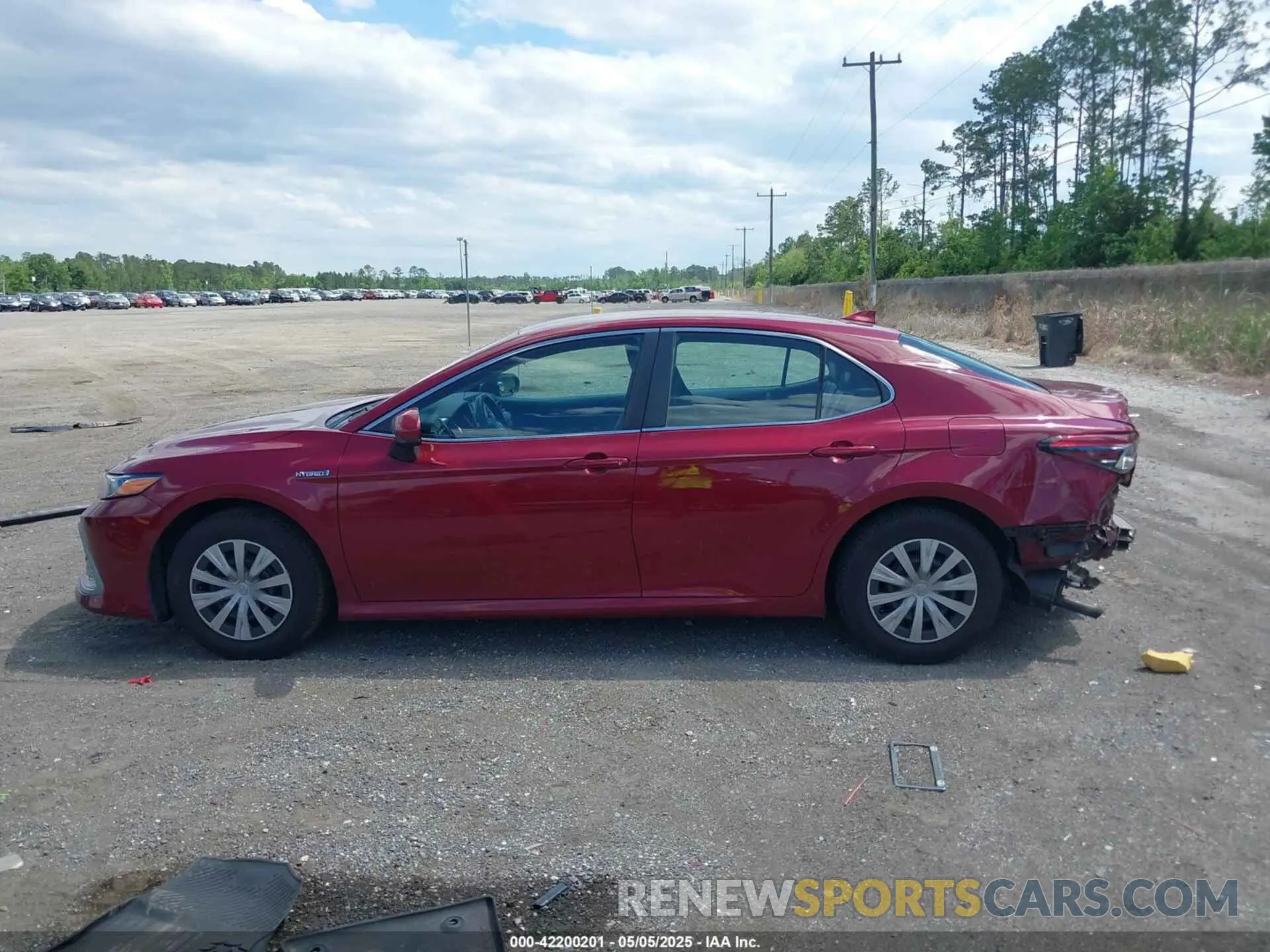 14 Photograph of a damaged car 4T1C31AK5MU030115 TOYOTA CAMRY 2021