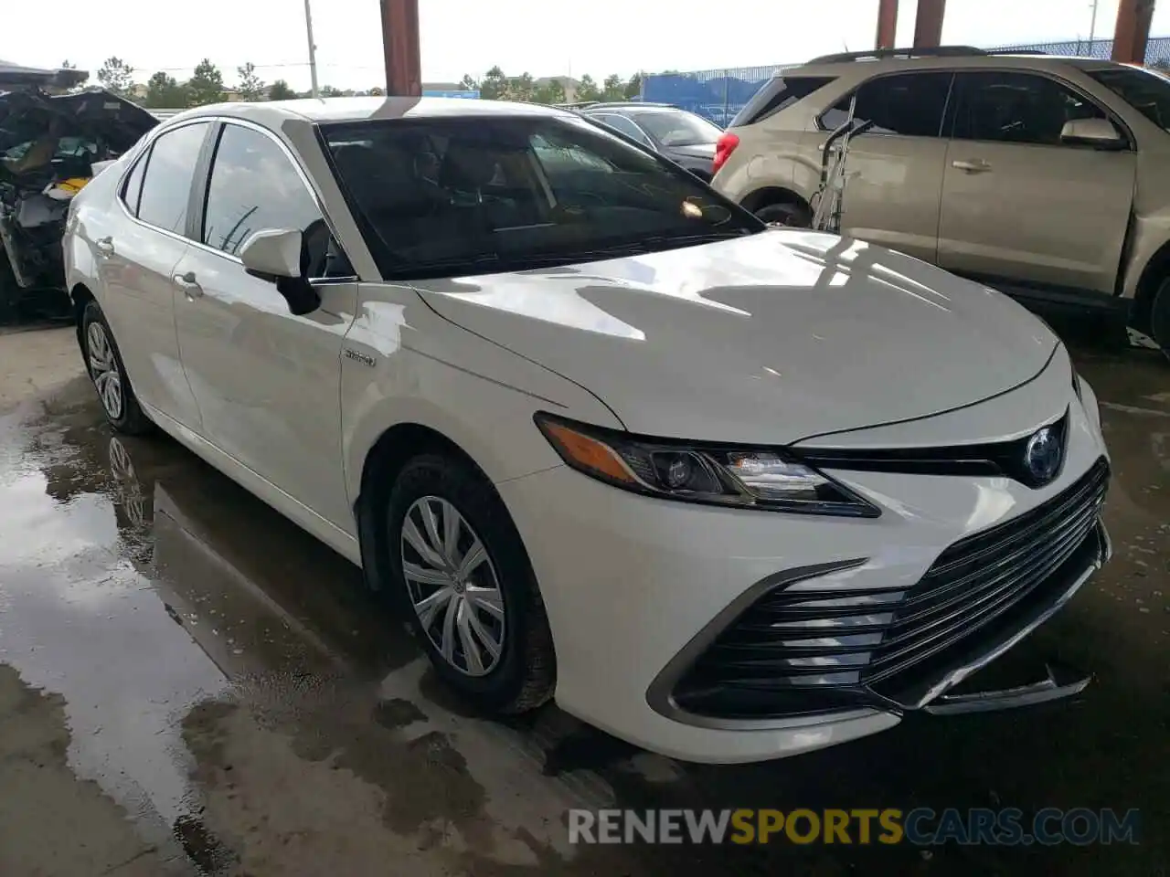 1 Photograph of a damaged car 4T1C31AK5MU547835 TOYOTA CAMRY 2021