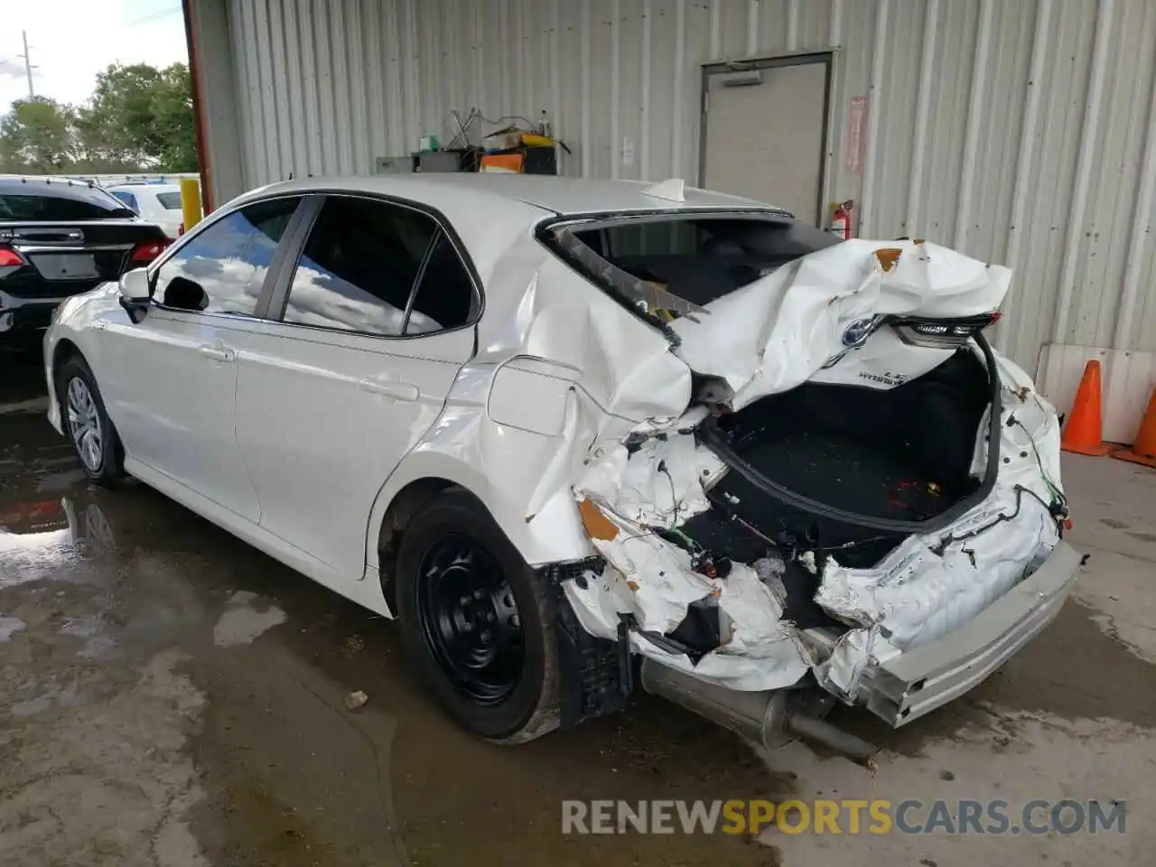 3 Photograph of a damaged car 4T1C31AK5MU547835 TOYOTA CAMRY 2021