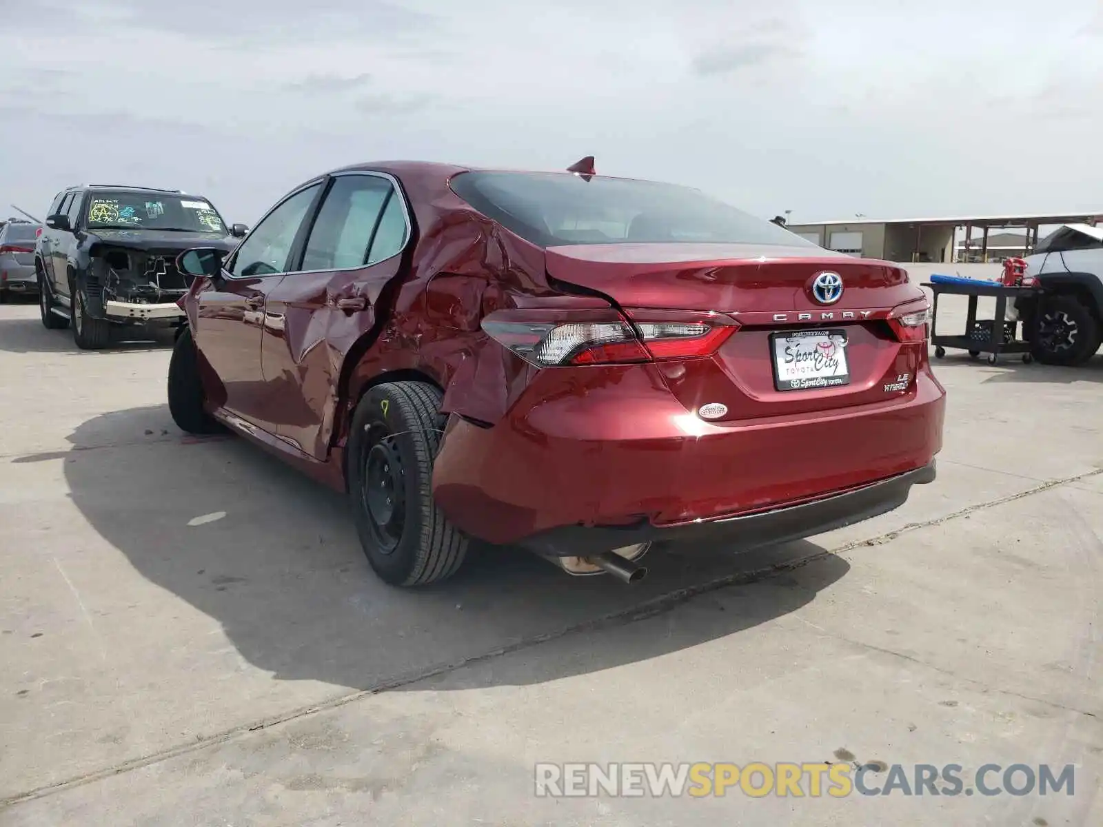 3 Photograph of a damaged car 4T1C31AK5MU558477 TOYOTA CAMRY 2021