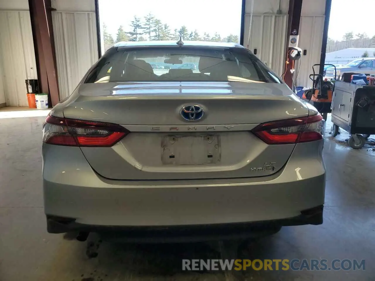 6 Photograph of a damaged car 4T1C31AK5MU564554 TOYOTA CAMRY 2021