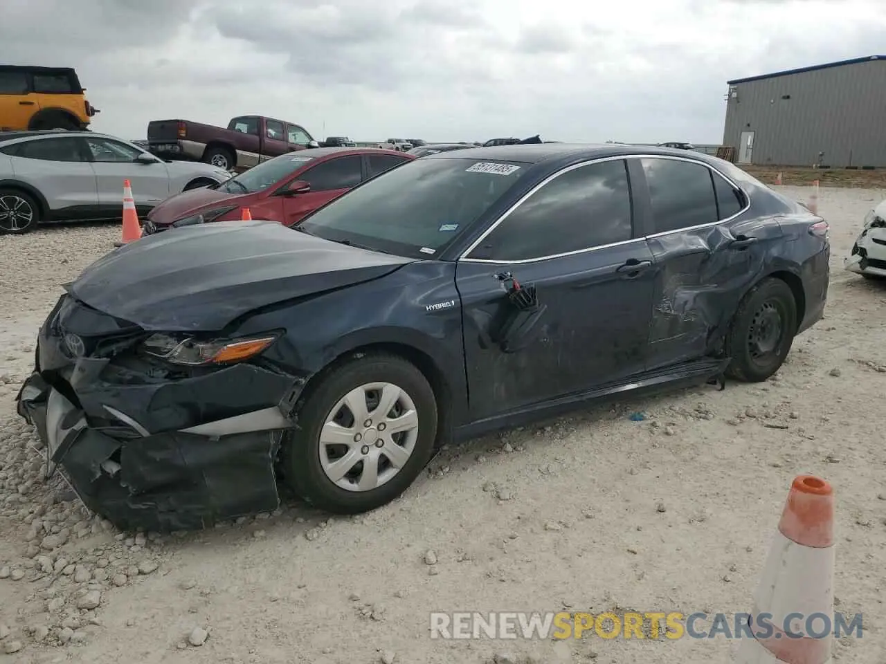 1 Photograph of a damaged car 4T1C31AK6MU562313 TOYOTA CAMRY 2021