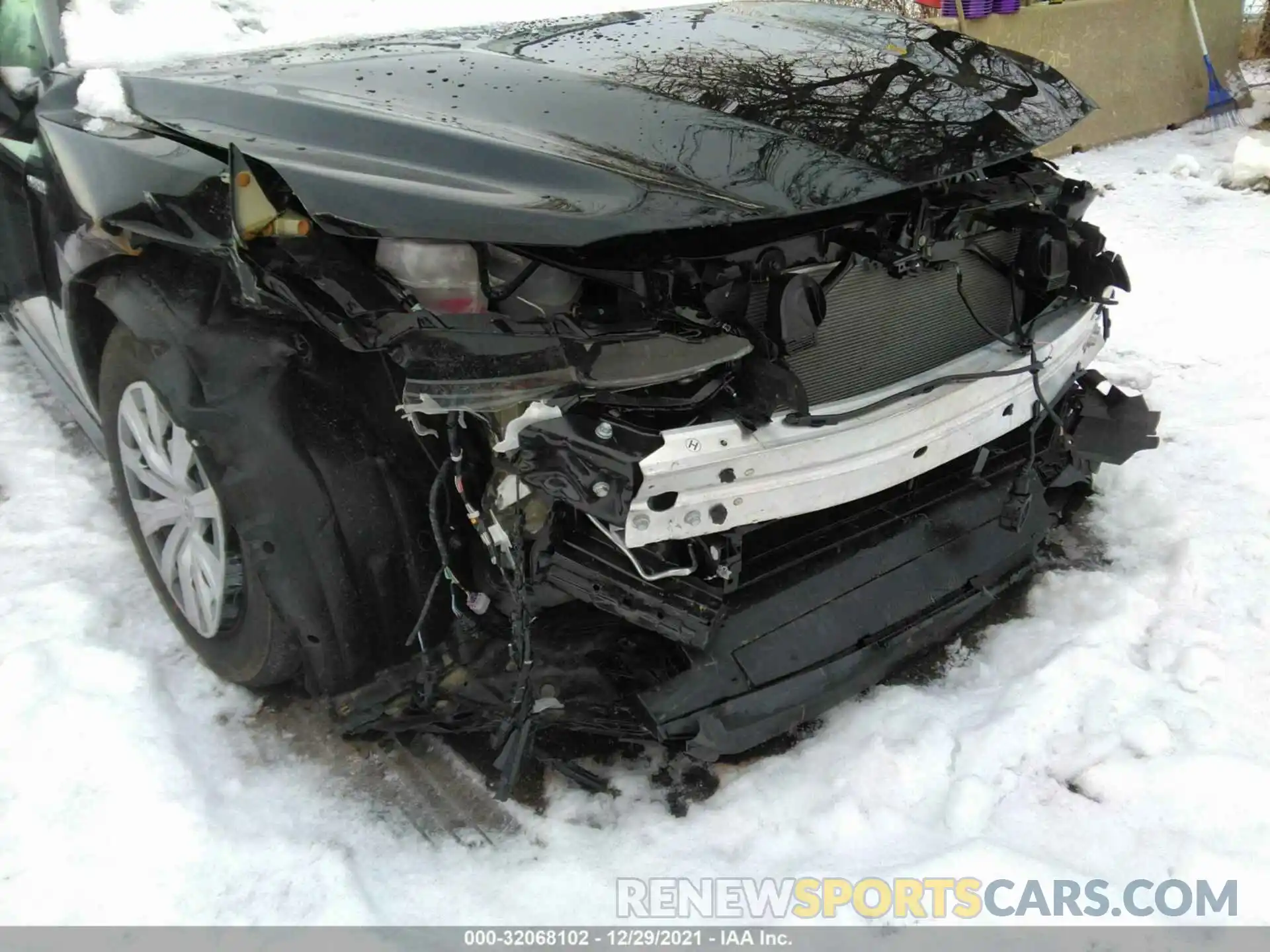 6 Photograph of a damaged car 4T1C31AK7MU569657 TOYOTA CAMRY 2021