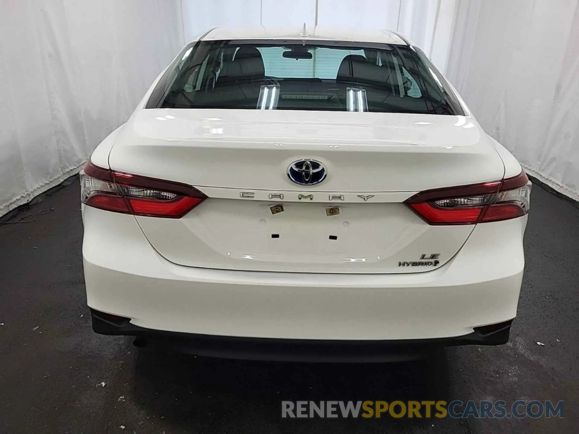 24 Photograph of a damaged car 4T1C31AK8MU021036 TOYOTA CAMRY 2021