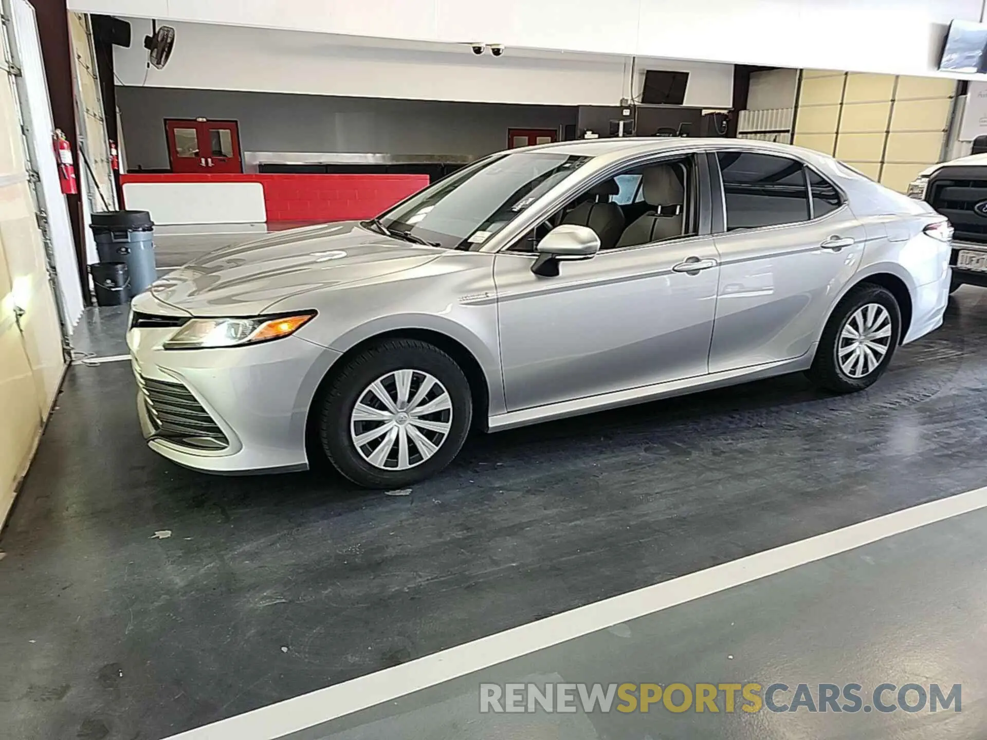 14 Photograph of a damaged car 4T1C31AK8MU551863 TOYOTA CAMRY 2021