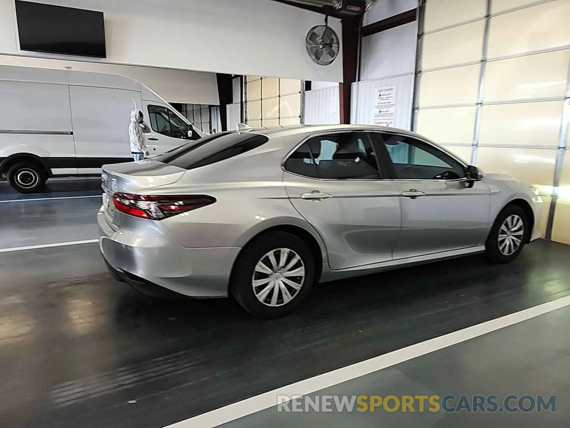 25 Photograph of a damaged car 4T1C31AK8MU551863 TOYOTA CAMRY 2021