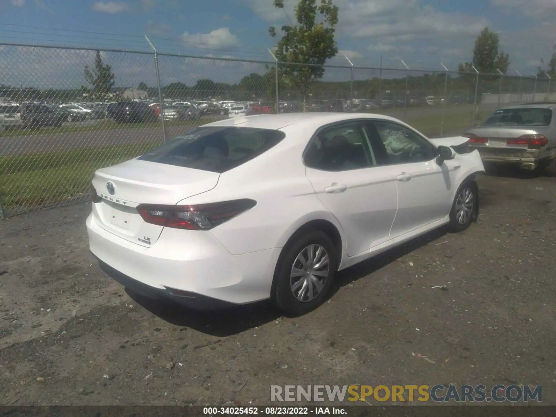 4 Photograph of a damaged car 4T1C31AK8MU563866 TOYOTA CAMRY 2021