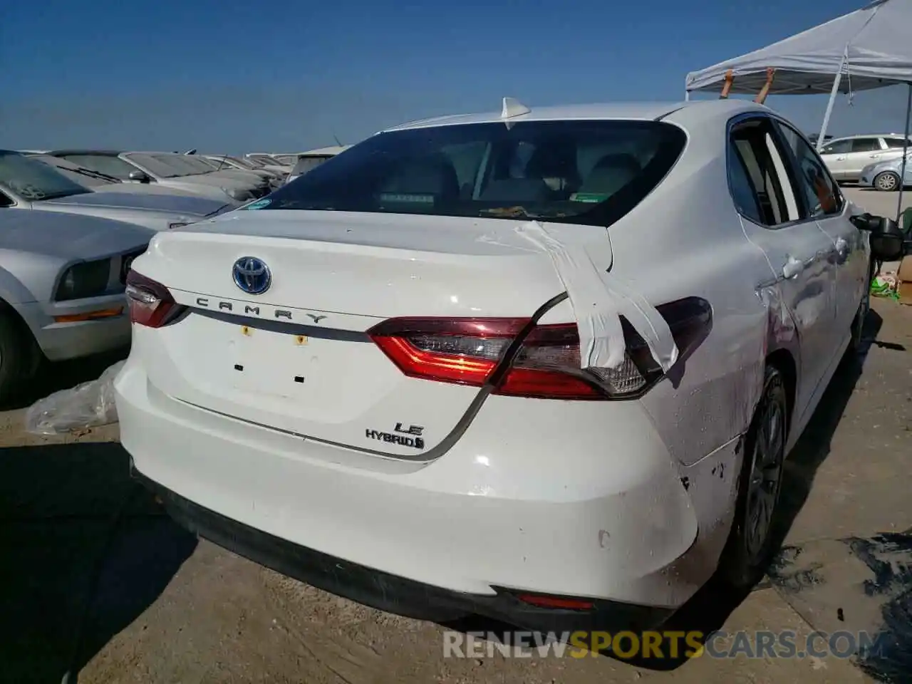 4 Photograph of a damaged car 4T1C31AK9MU021949 TOYOTA CAMRY 2021