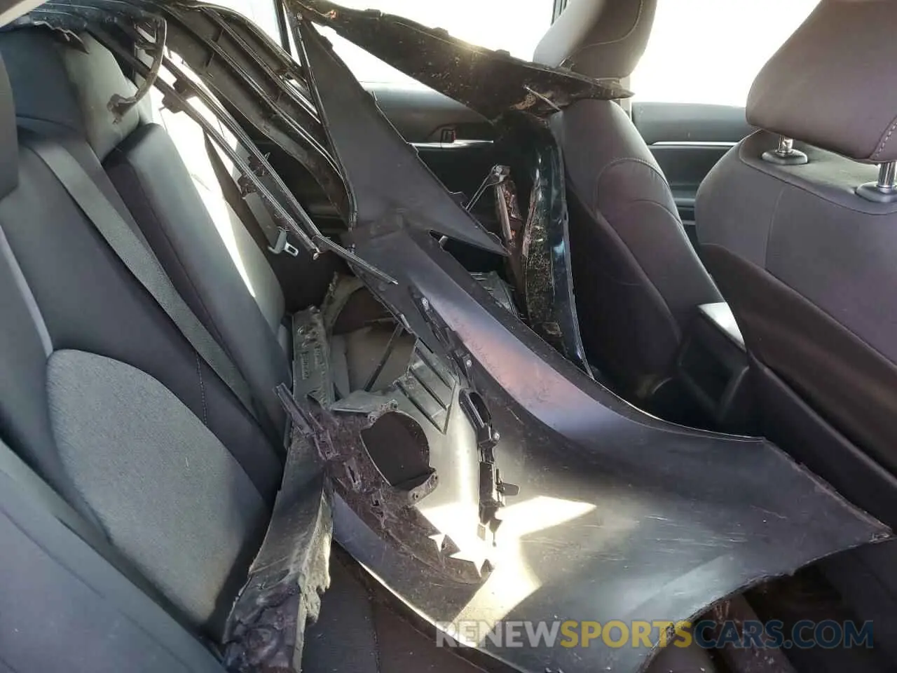 12 Photograph of a damaged car 4T1C31AK9MU566999 TOYOTA CAMRY 2021