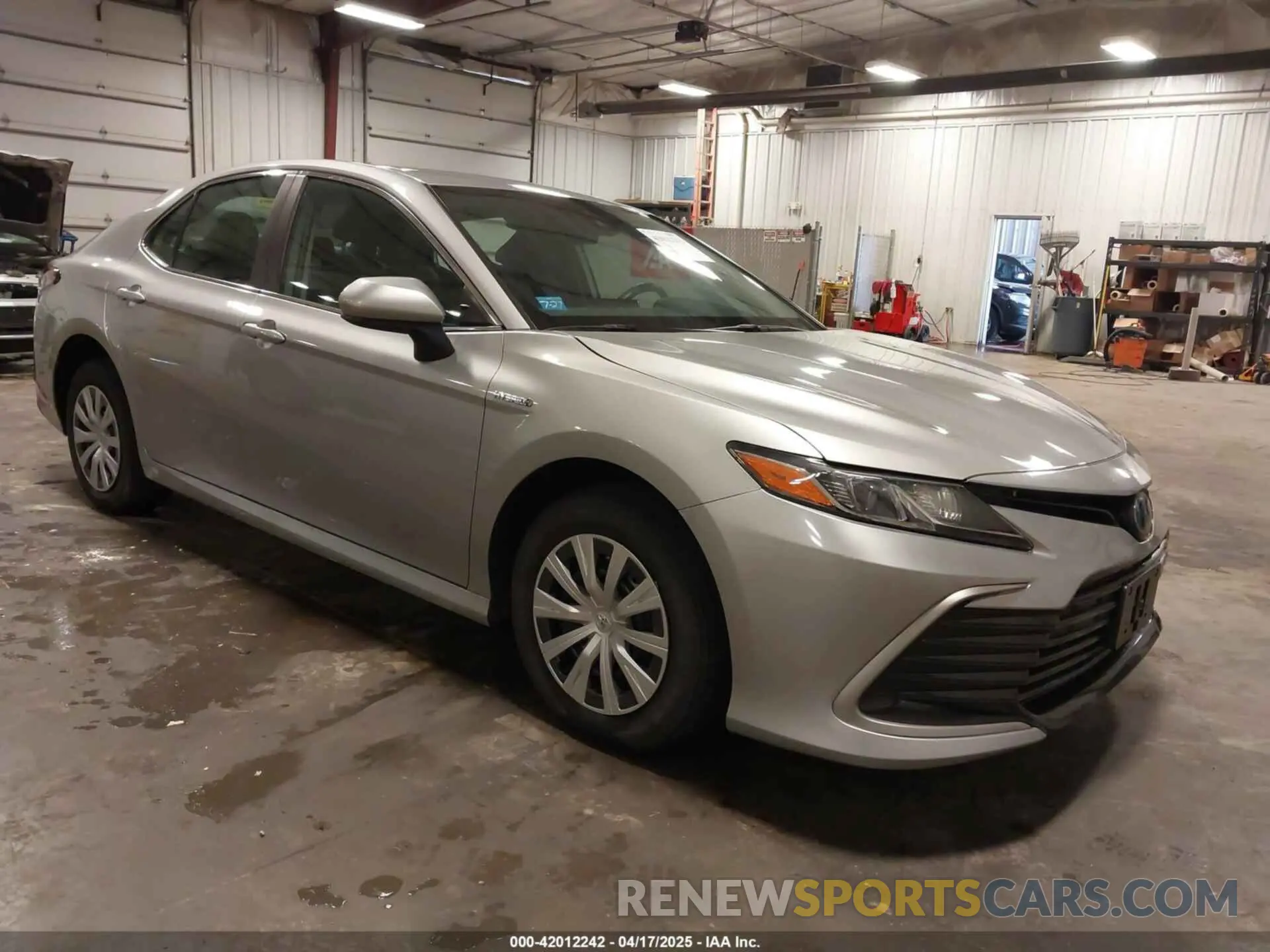 1 Photograph of a damaged car 4T1C31AKXMU027792 TOYOTA CAMRY 2021