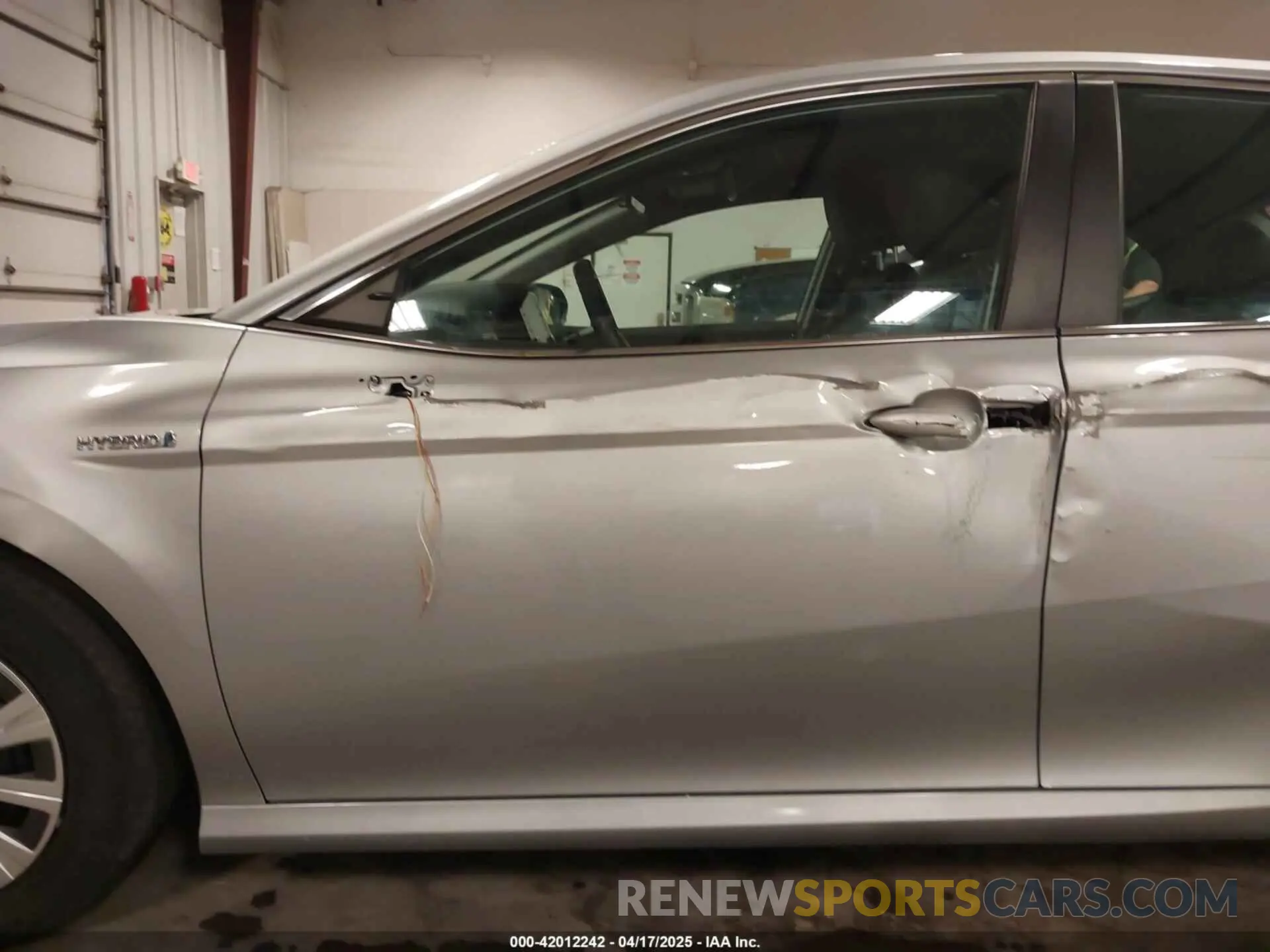 12 Photograph of a damaged car 4T1C31AKXMU027792 TOYOTA CAMRY 2021