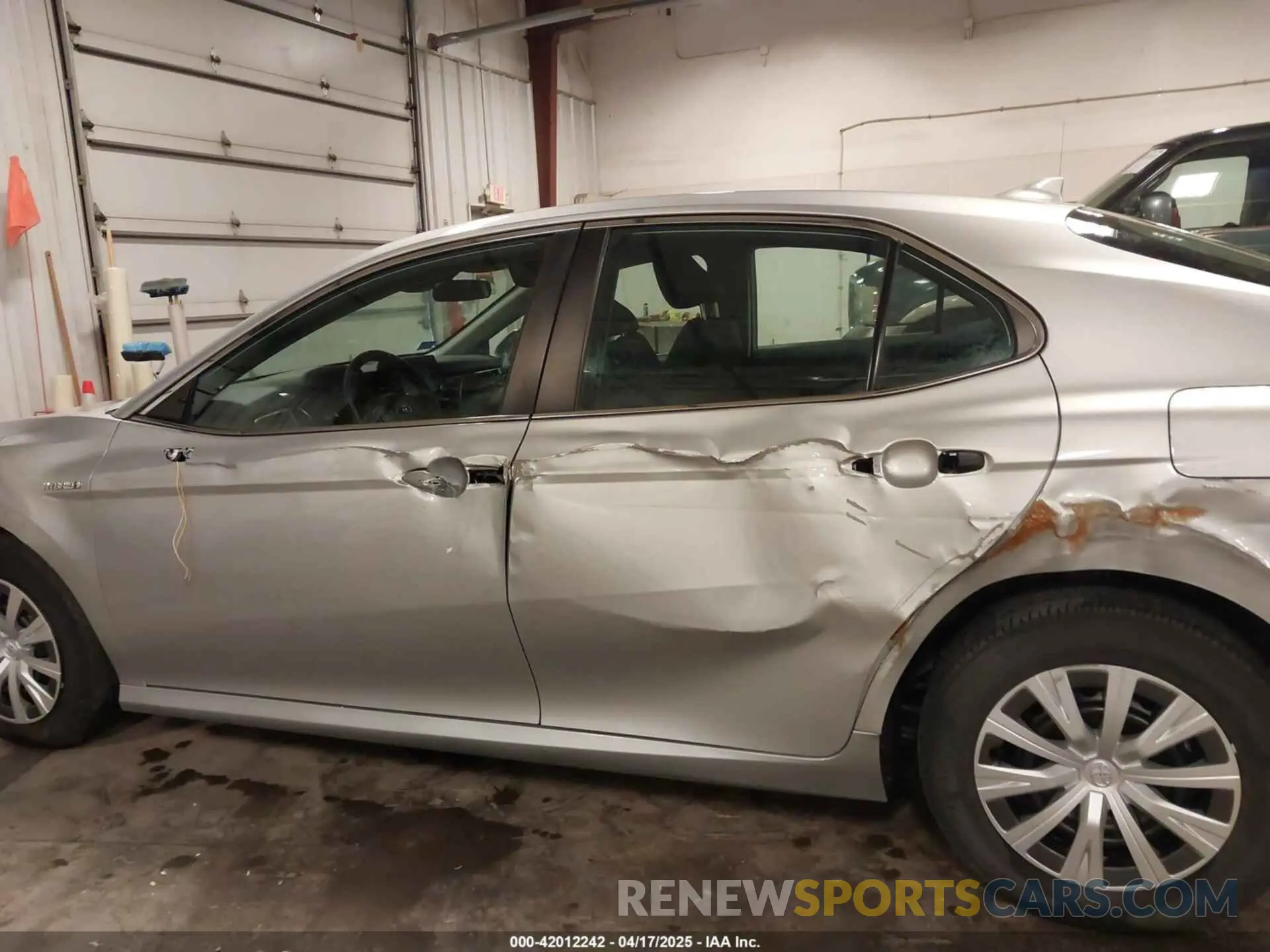 15 Photograph of a damaged car 4T1C31AKXMU027792 TOYOTA CAMRY 2021