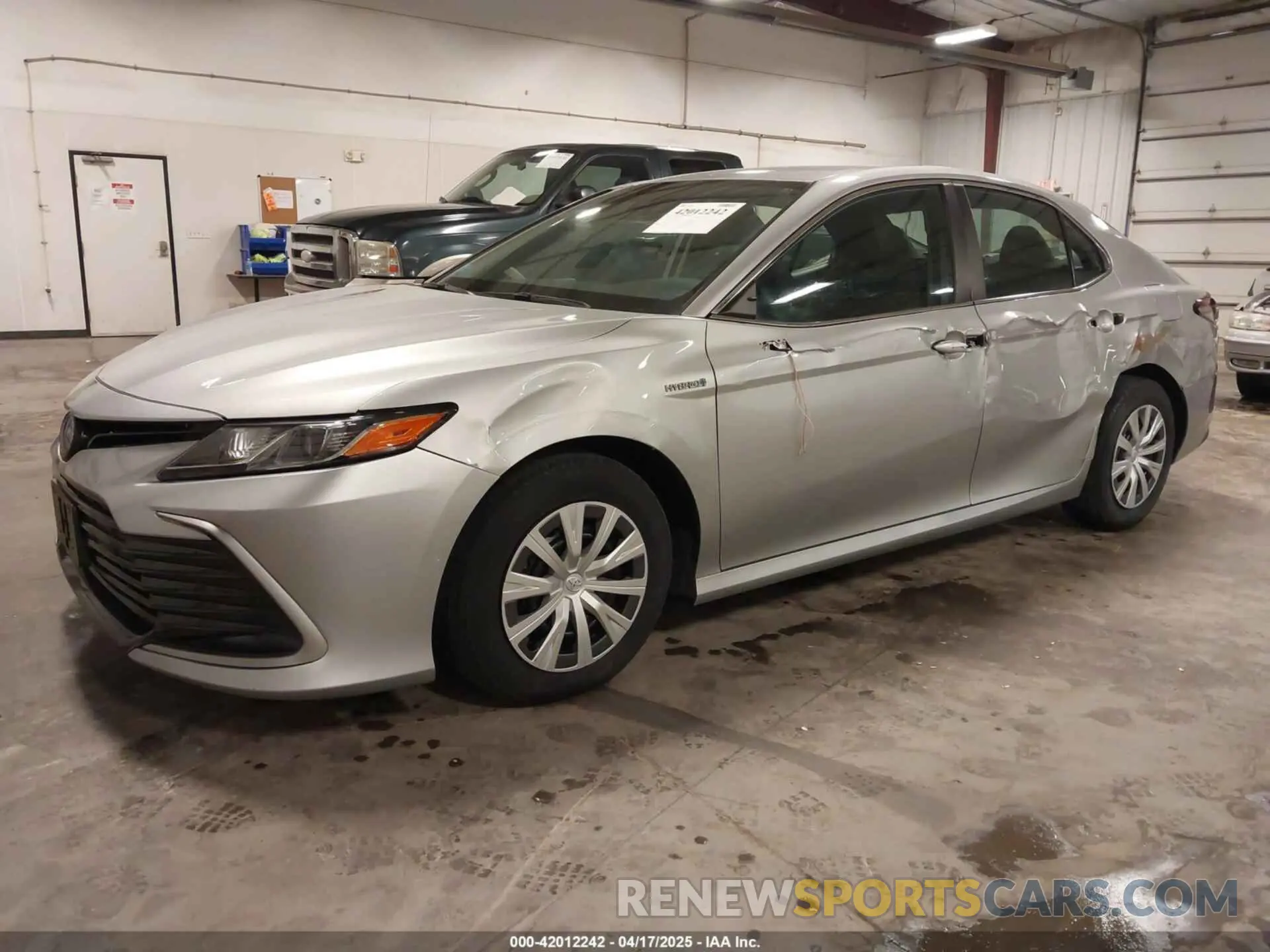 2 Photograph of a damaged car 4T1C31AKXMU027792 TOYOTA CAMRY 2021