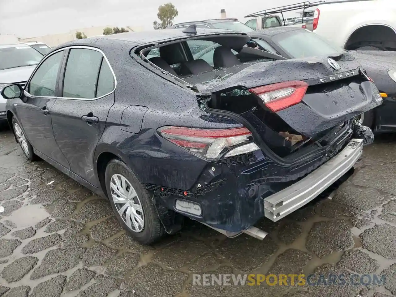 2 Photograph of a damaged car 4T1C31AKXMU550164 TOYOTA CAMRY 2021