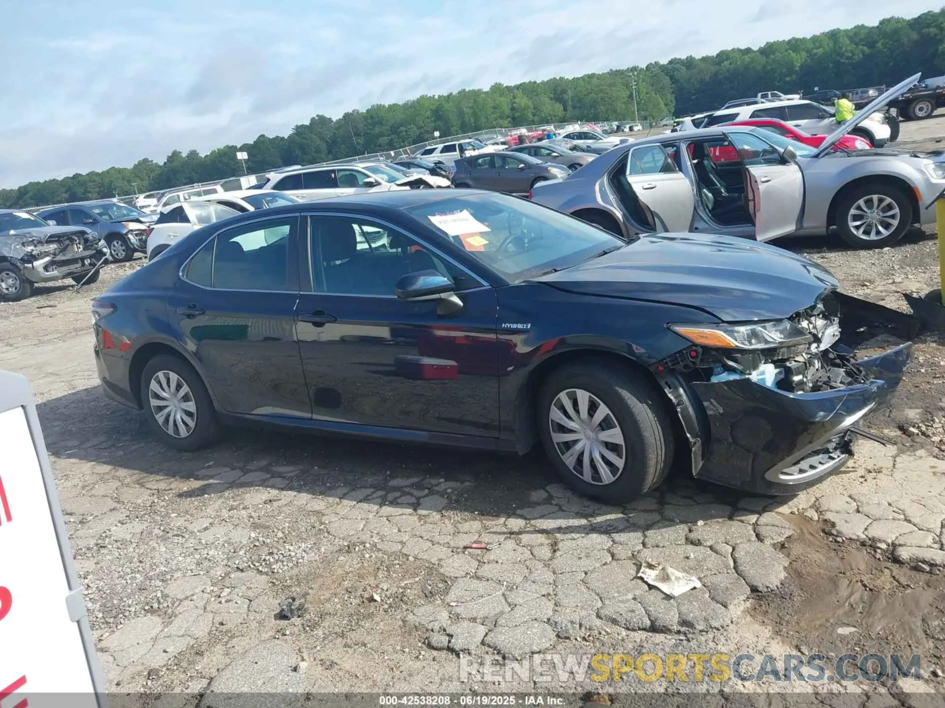 13 Photograph of a damaged car 4T1C31AKXMU561164 TOYOTA CAMRY 2021