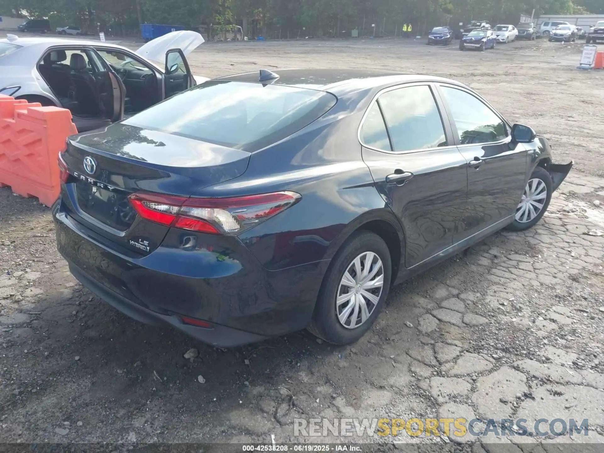 4 Photograph of a damaged car 4T1C31AKXMU561164 TOYOTA CAMRY 2021