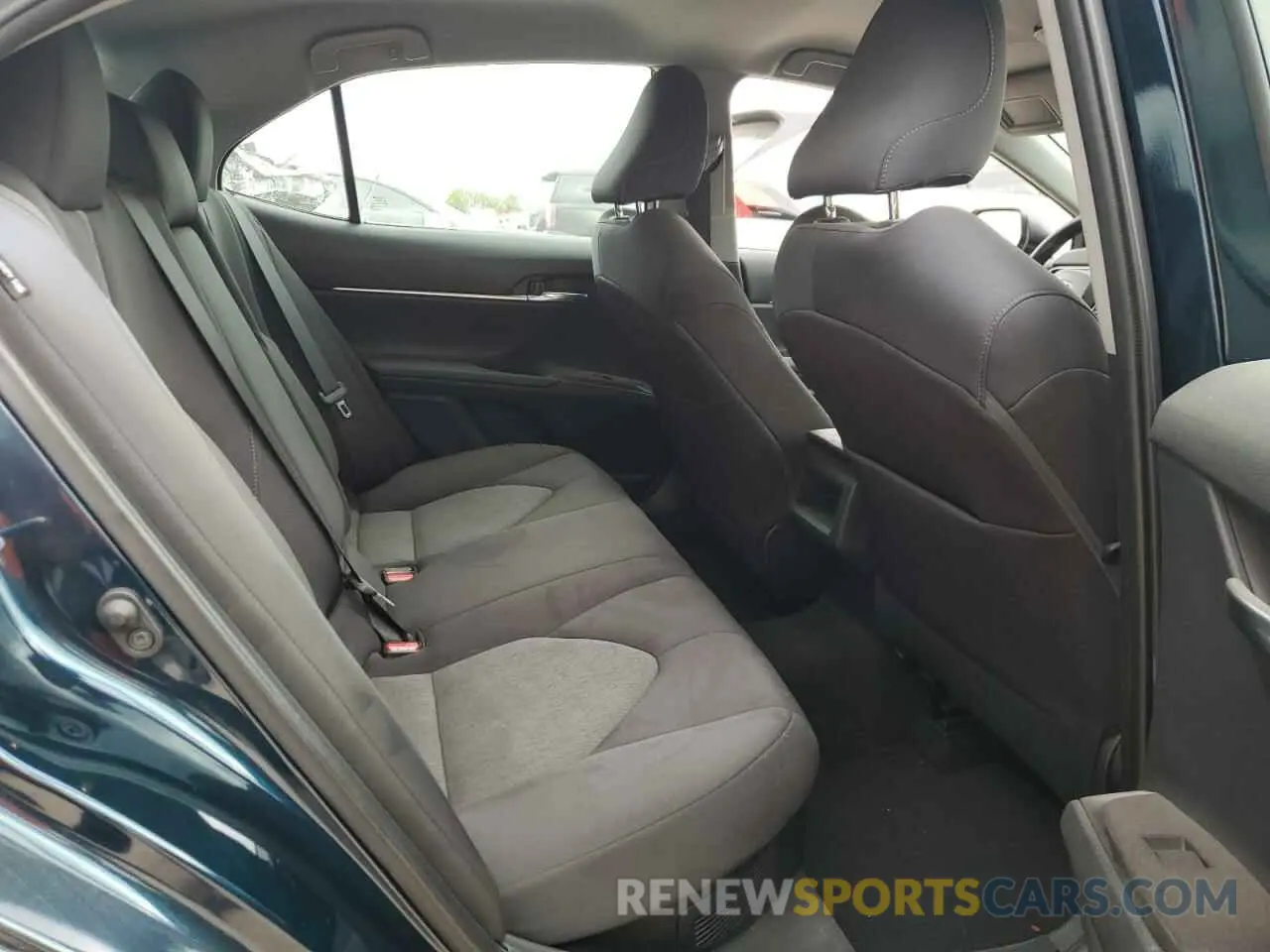10 Photograph of a damaged car 4T1C31AKXMU563044 TOYOTA CAMRY 2021