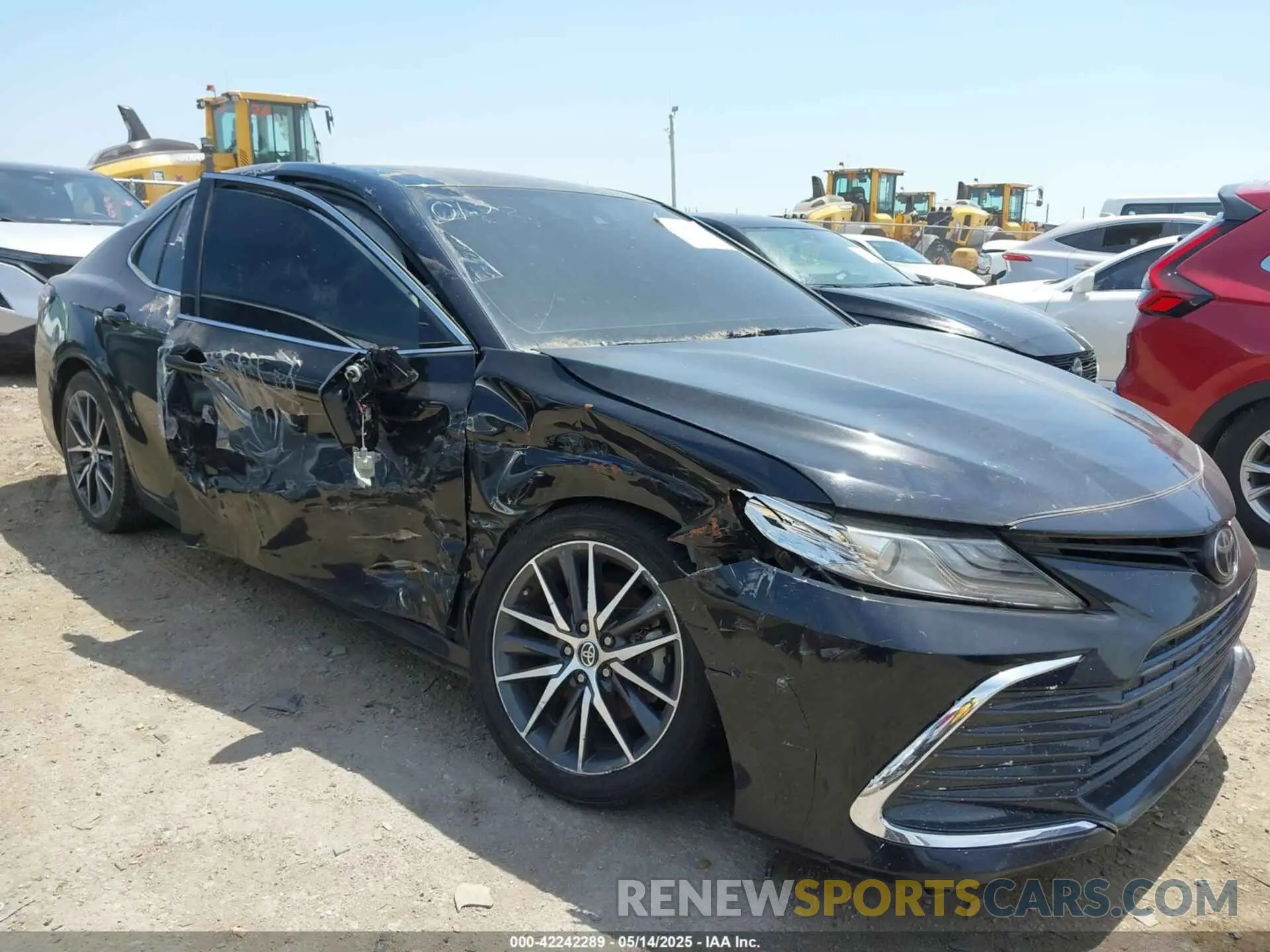 1 Photograph of a damaged car 4T1F11AK0MU446852 TOYOTA CAMRY 2021