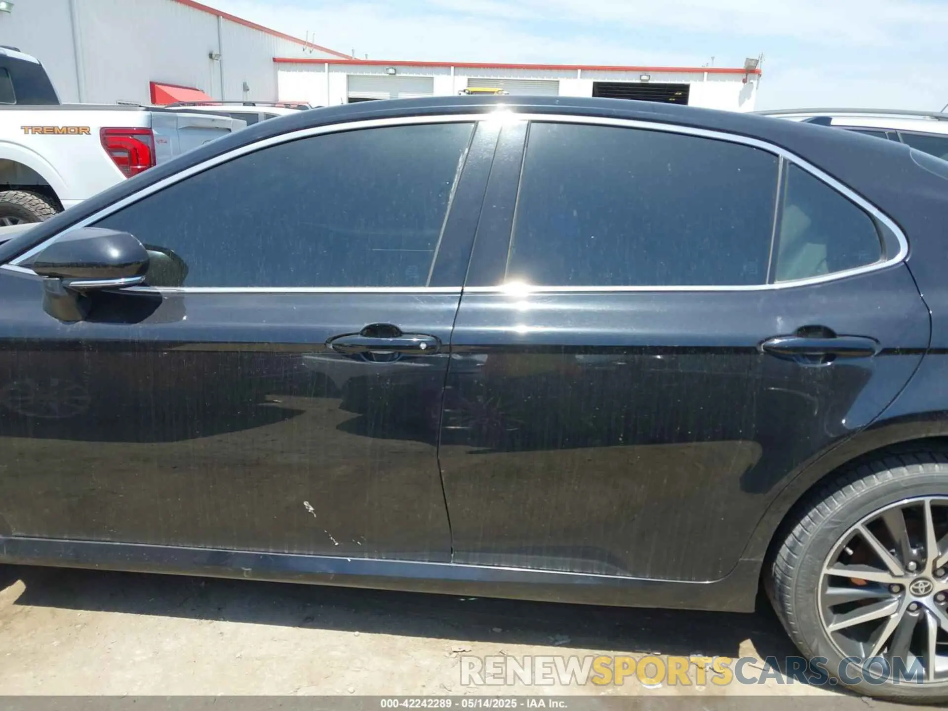 13 Photograph of a damaged car 4T1F11AK0MU446852 TOYOTA CAMRY 2021