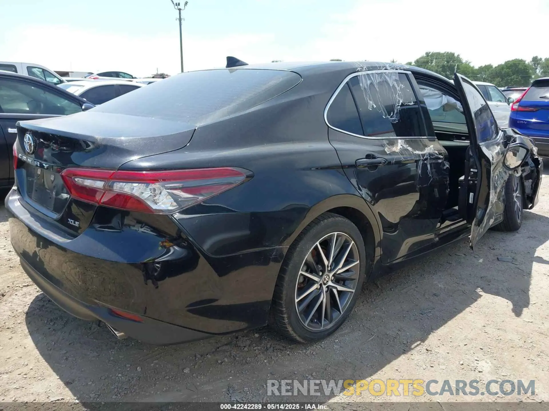 4 Photograph of a damaged car 4T1F11AK0MU446852 TOYOTA CAMRY 2021