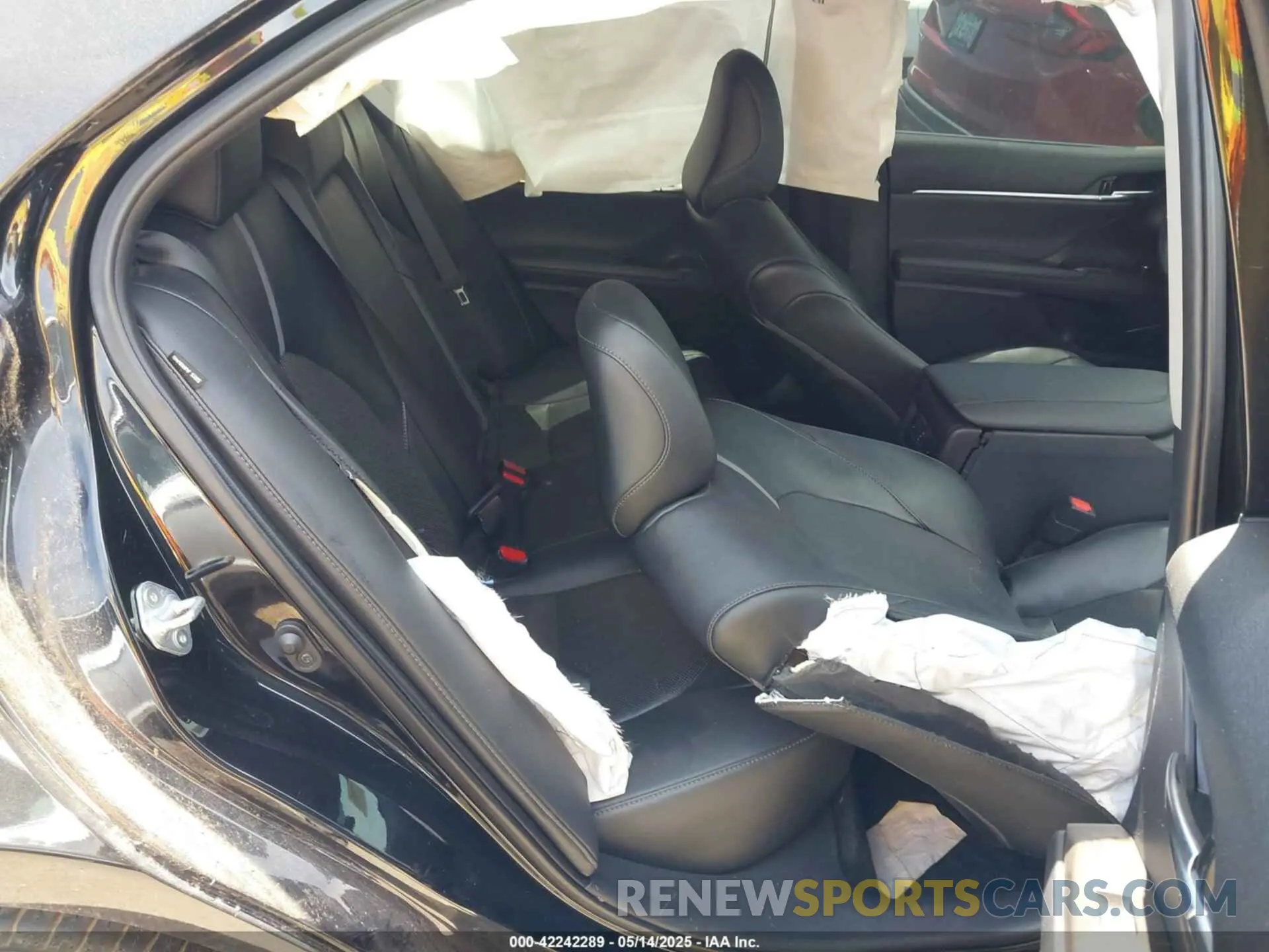 8 Photograph of a damaged car 4T1F11AK0MU446852 TOYOTA CAMRY 2021
