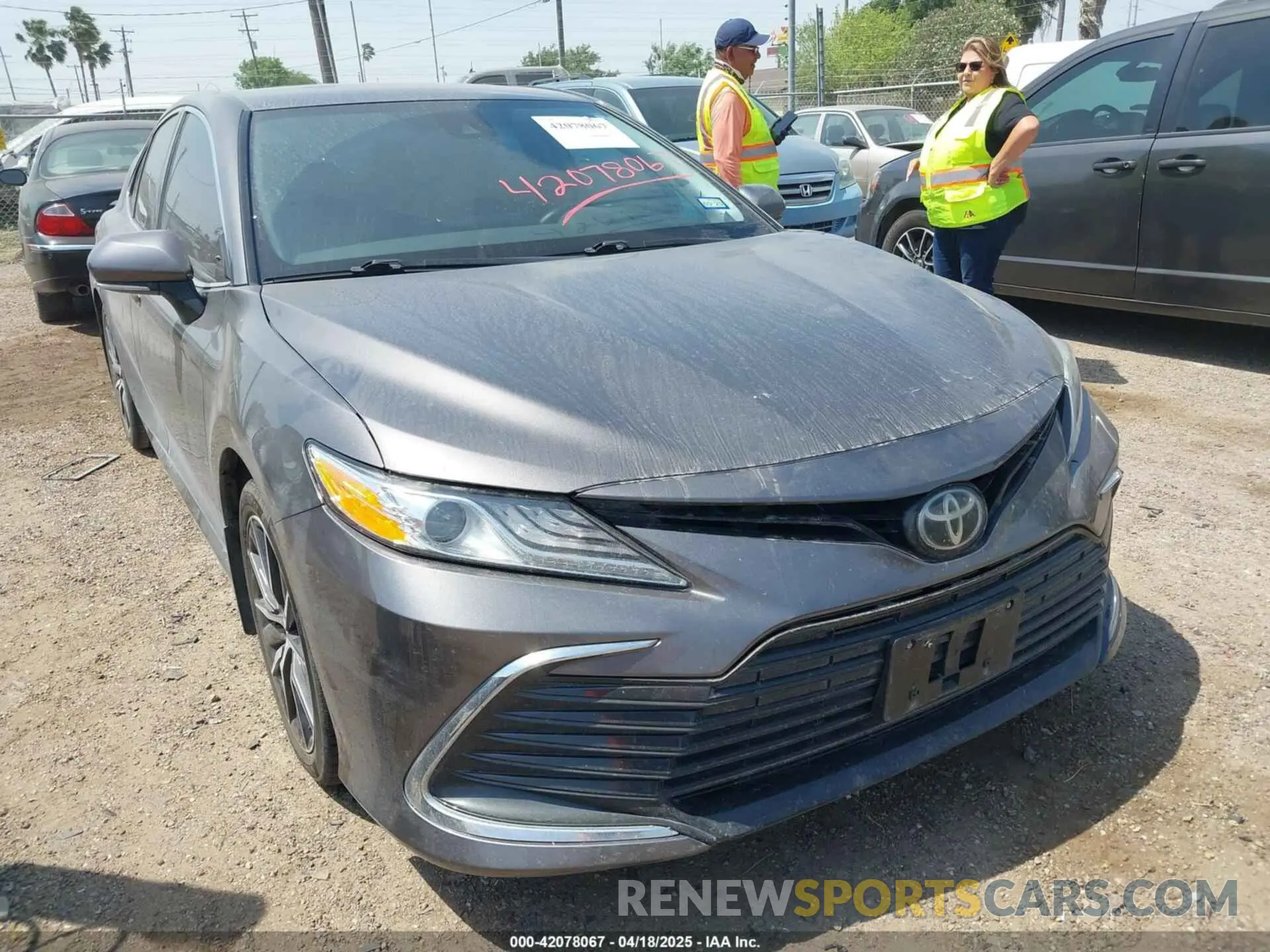 1 Photograph of a damaged car 4T1F11AK0MU557031 TOYOTA CAMRY 2021