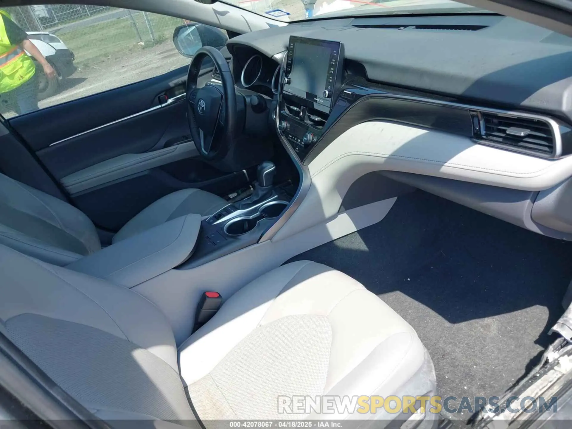 5 Photograph of a damaged car 4T1F11AK0MU557031 TOYOTA CAMRY 2021